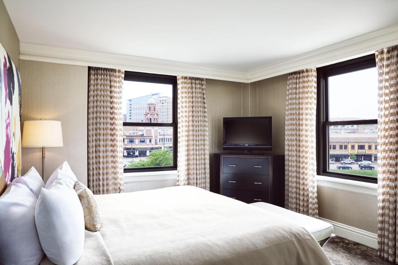 King Suite Sofa Bed Plaza View