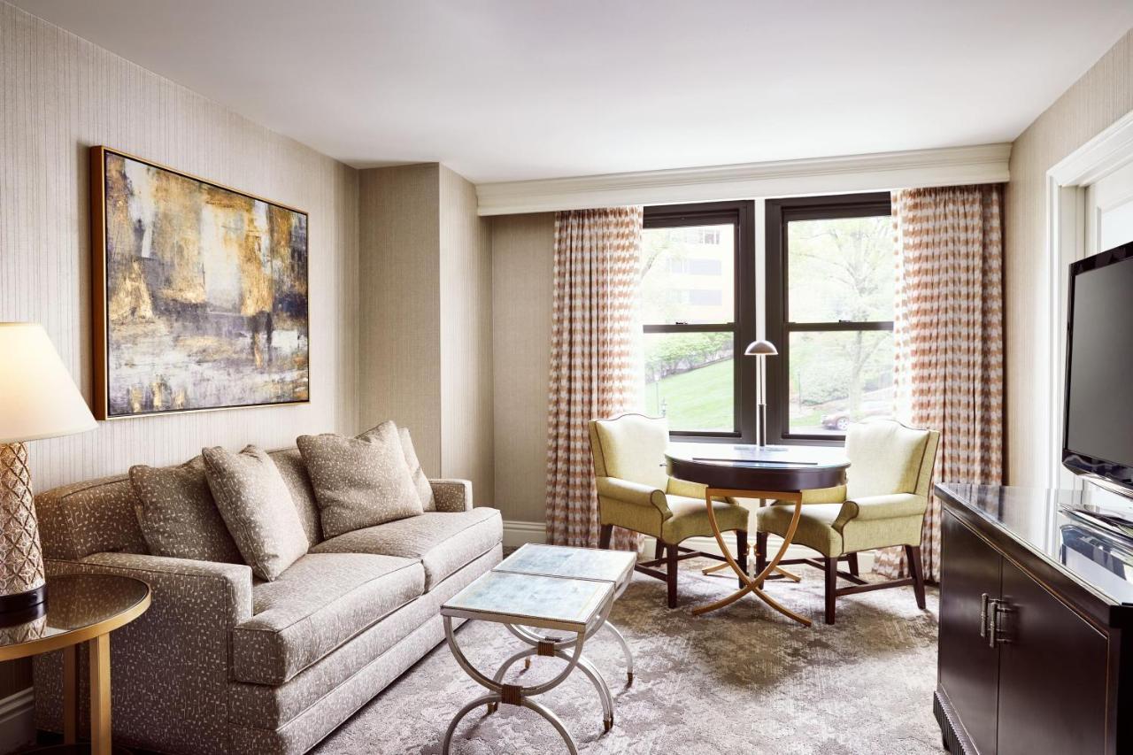 King Suite Sofa Bed Plaza View