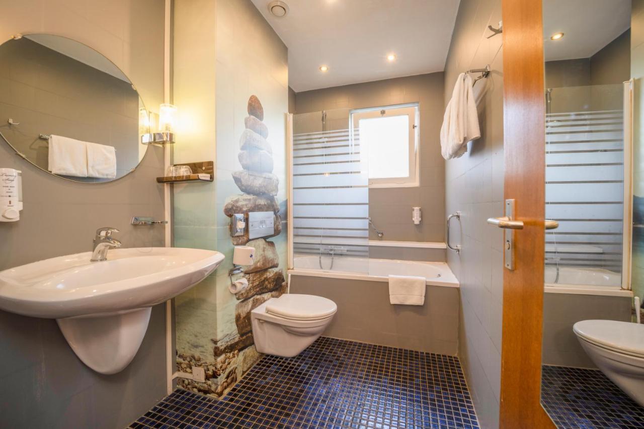 Standard Double or Twin Room Balcony