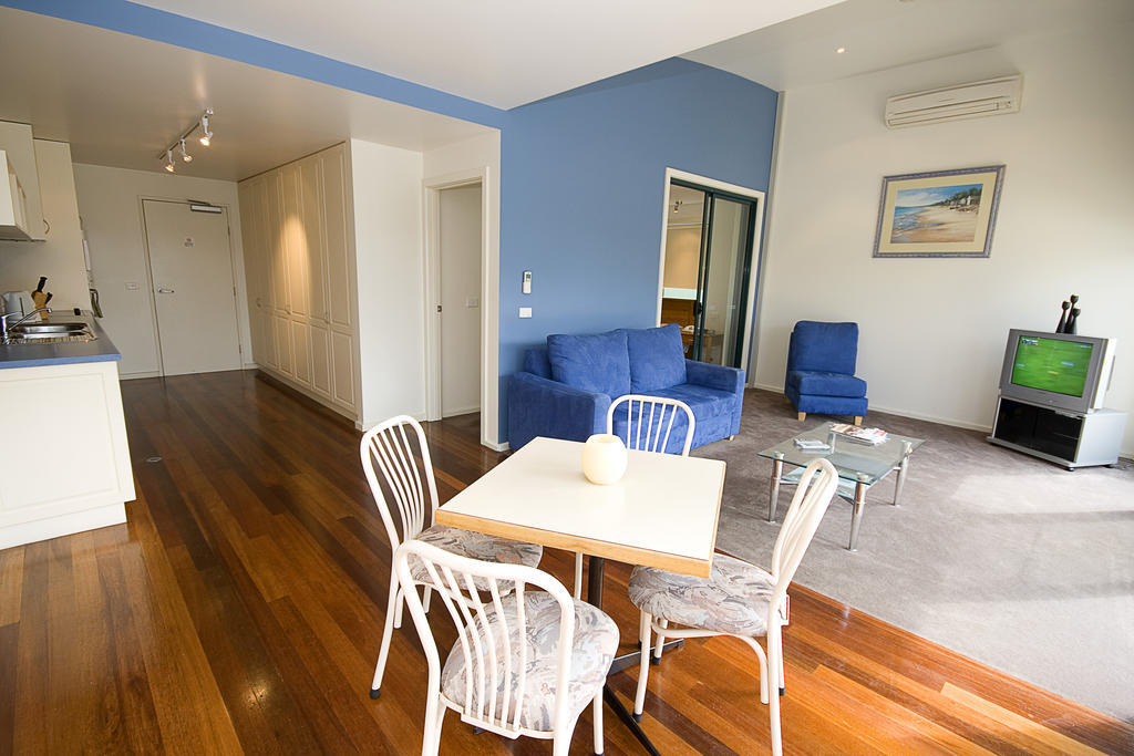 One-Bedroom Apartment,253913497:JPEG