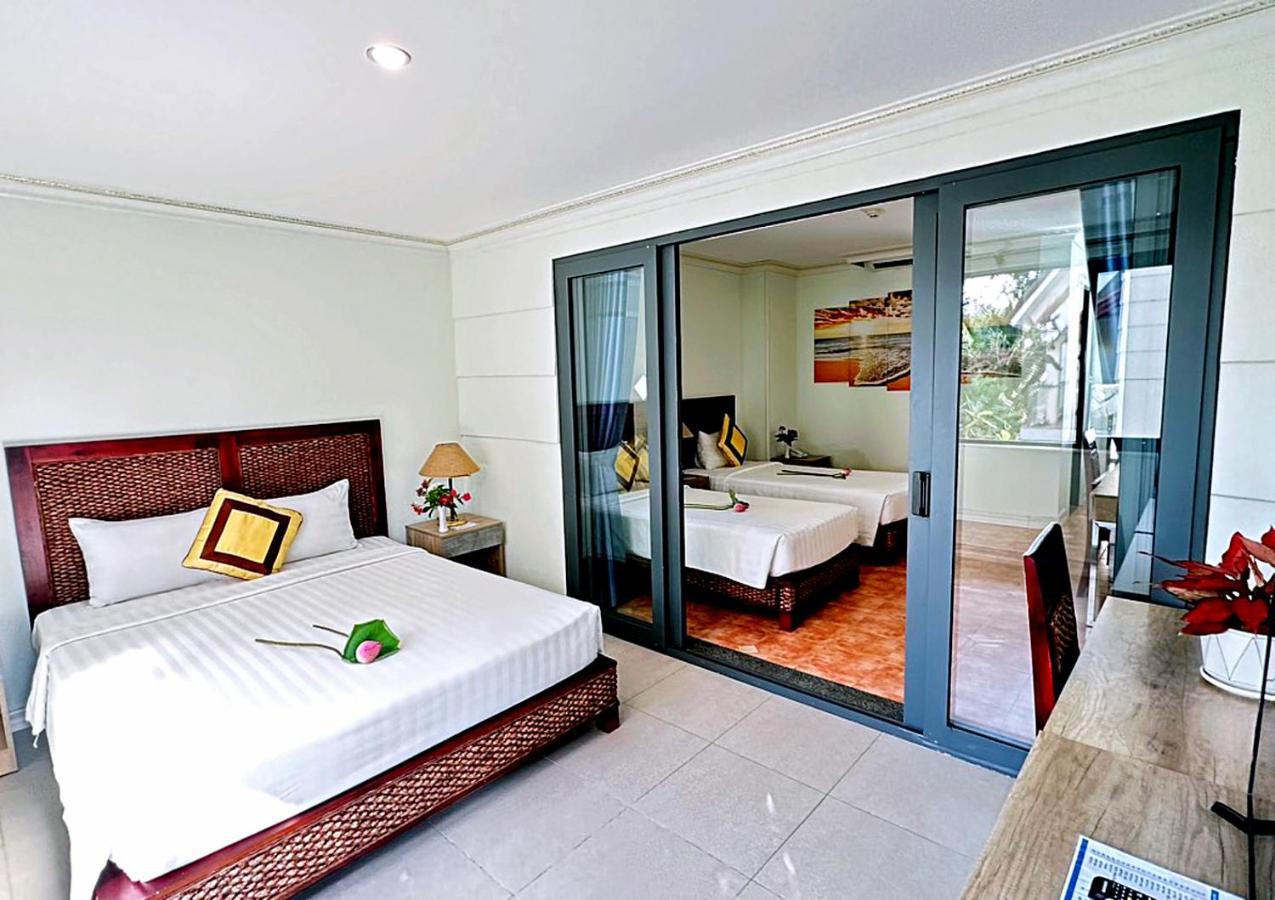 Deluxe Family Room