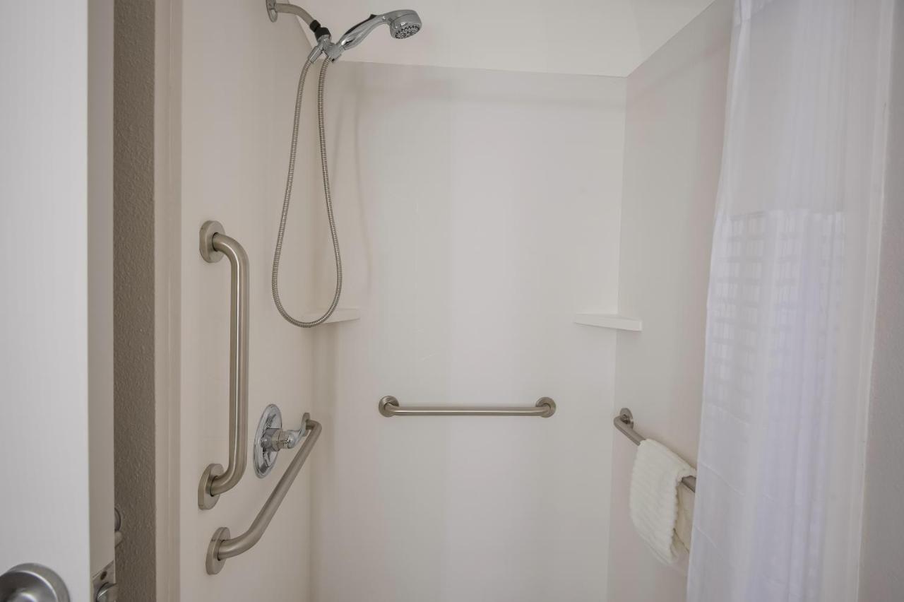 King Room Bathroom Hand Rails Non Smoking