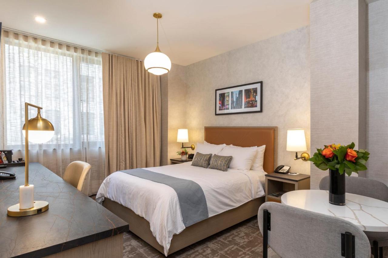 Deluxe Queen Room,1398479858:JPEG