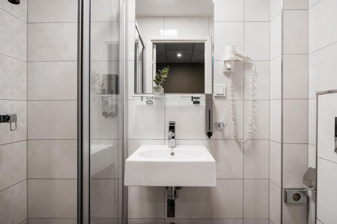 Single Room without Window