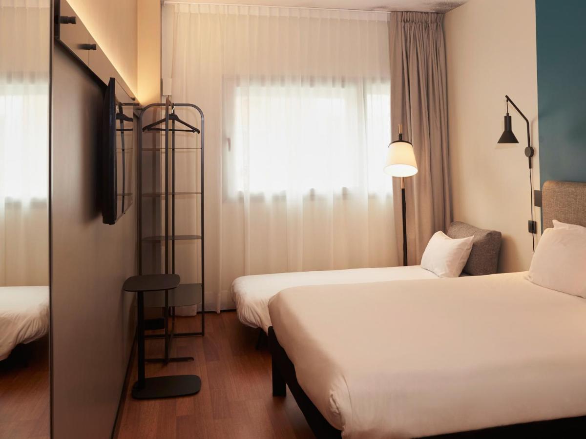 Quarto Duplo com Cama Extra
