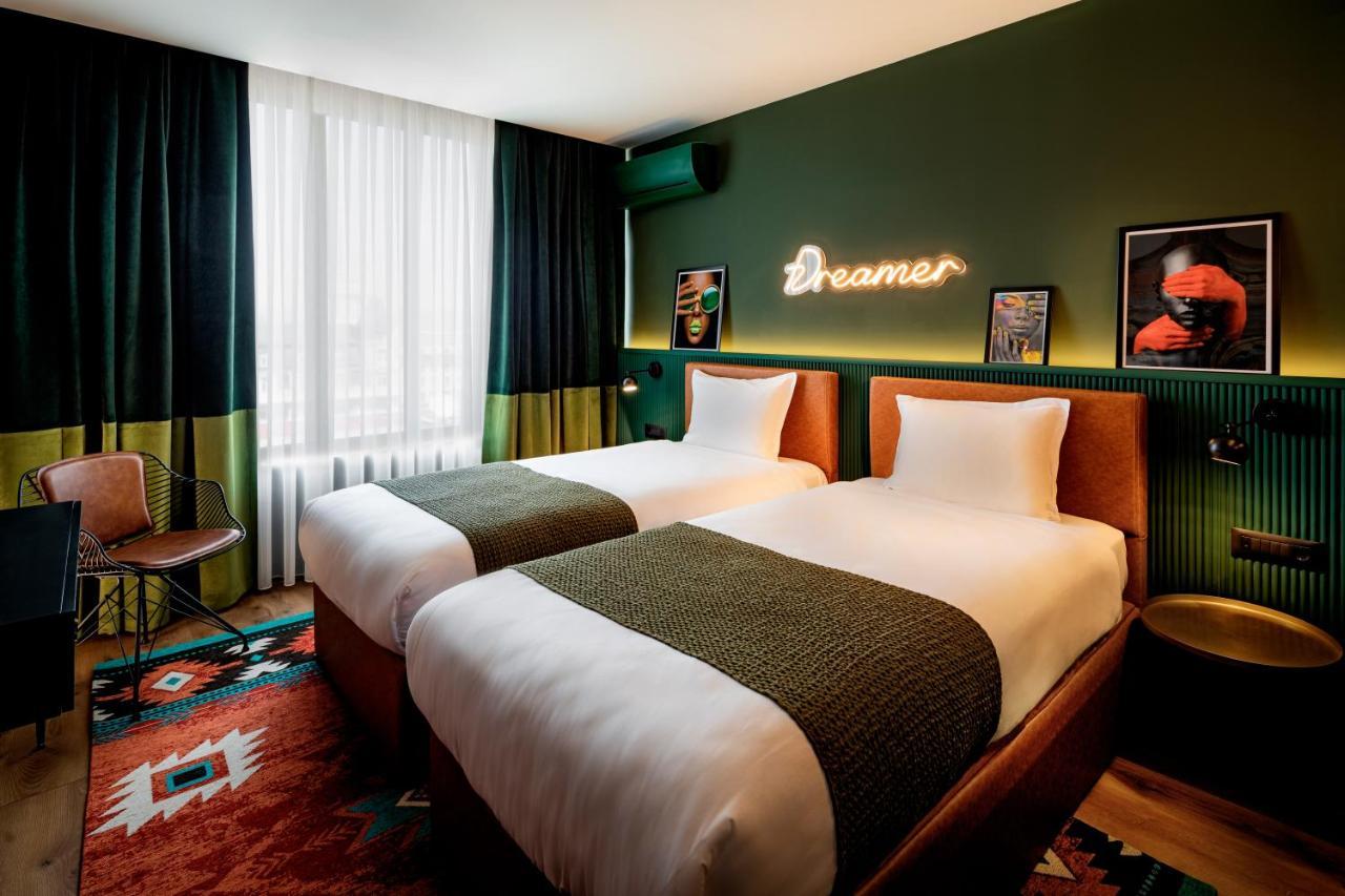 Renovated Deluxe Twin Room,1730994669:JPEG