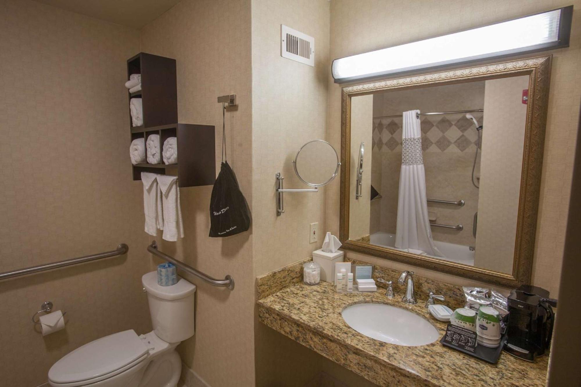 King Room Accessible Tub Mobility Hearing Access or Non-Smoking