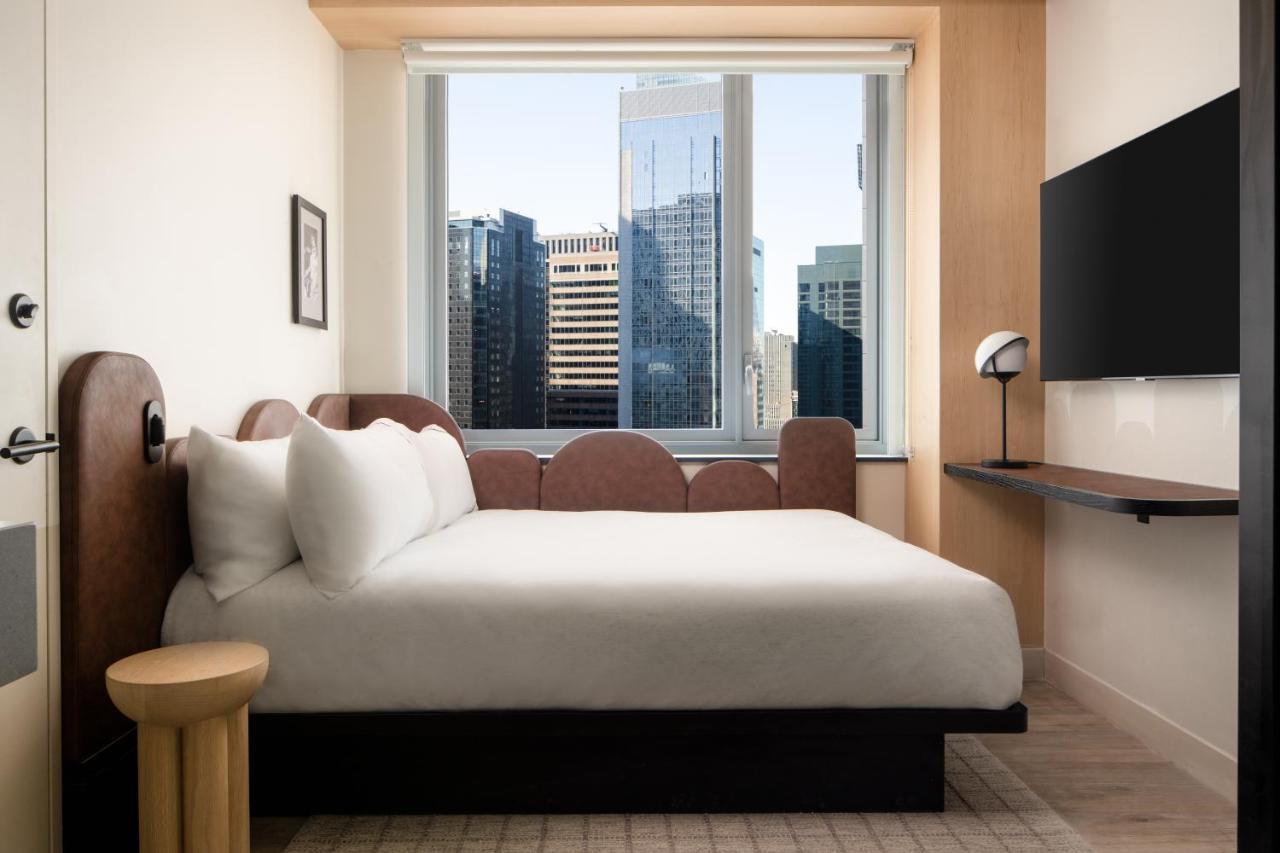 Compact Queen Room City View