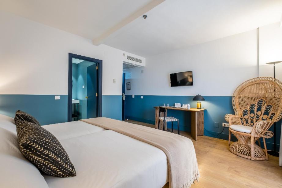 Double or Twin Room Sea View