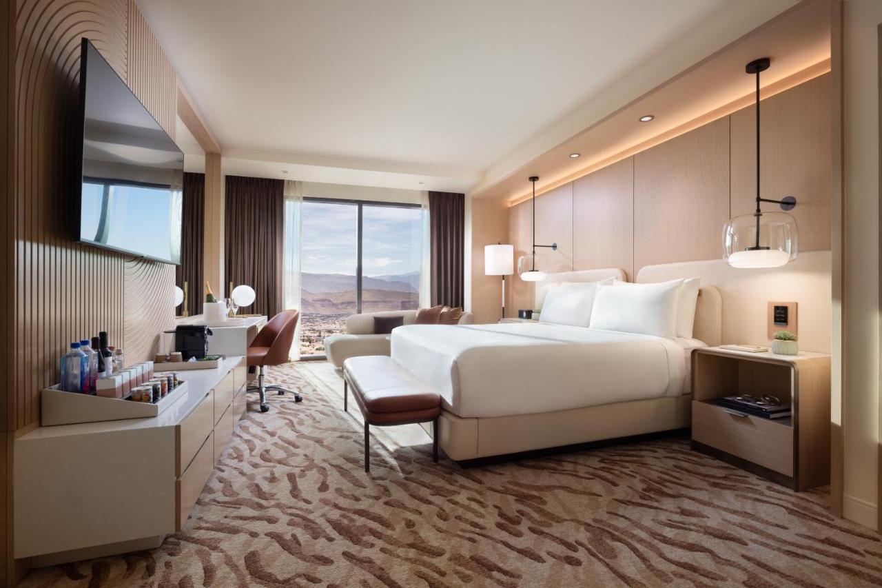 Resort King Mountain View