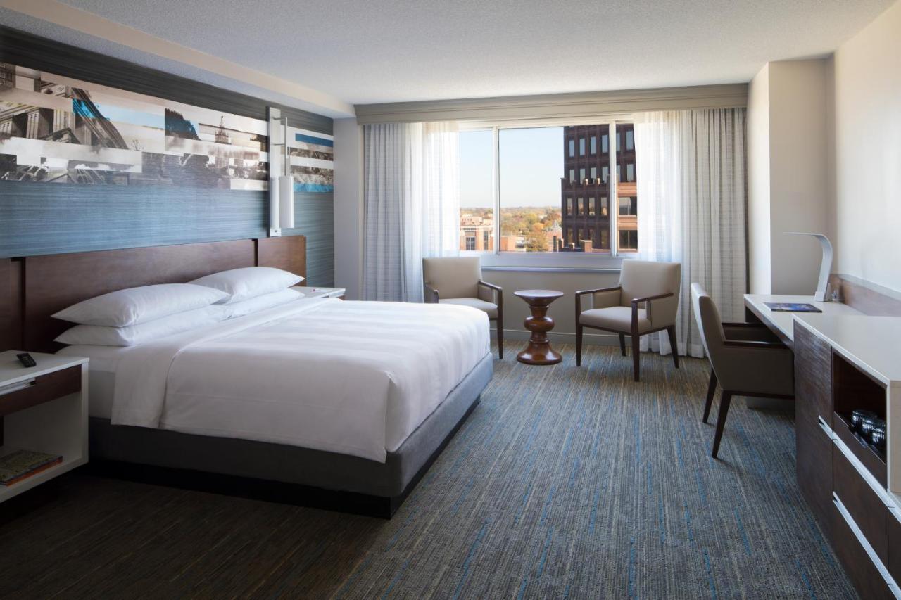 Executive King Room with Sofa Bed