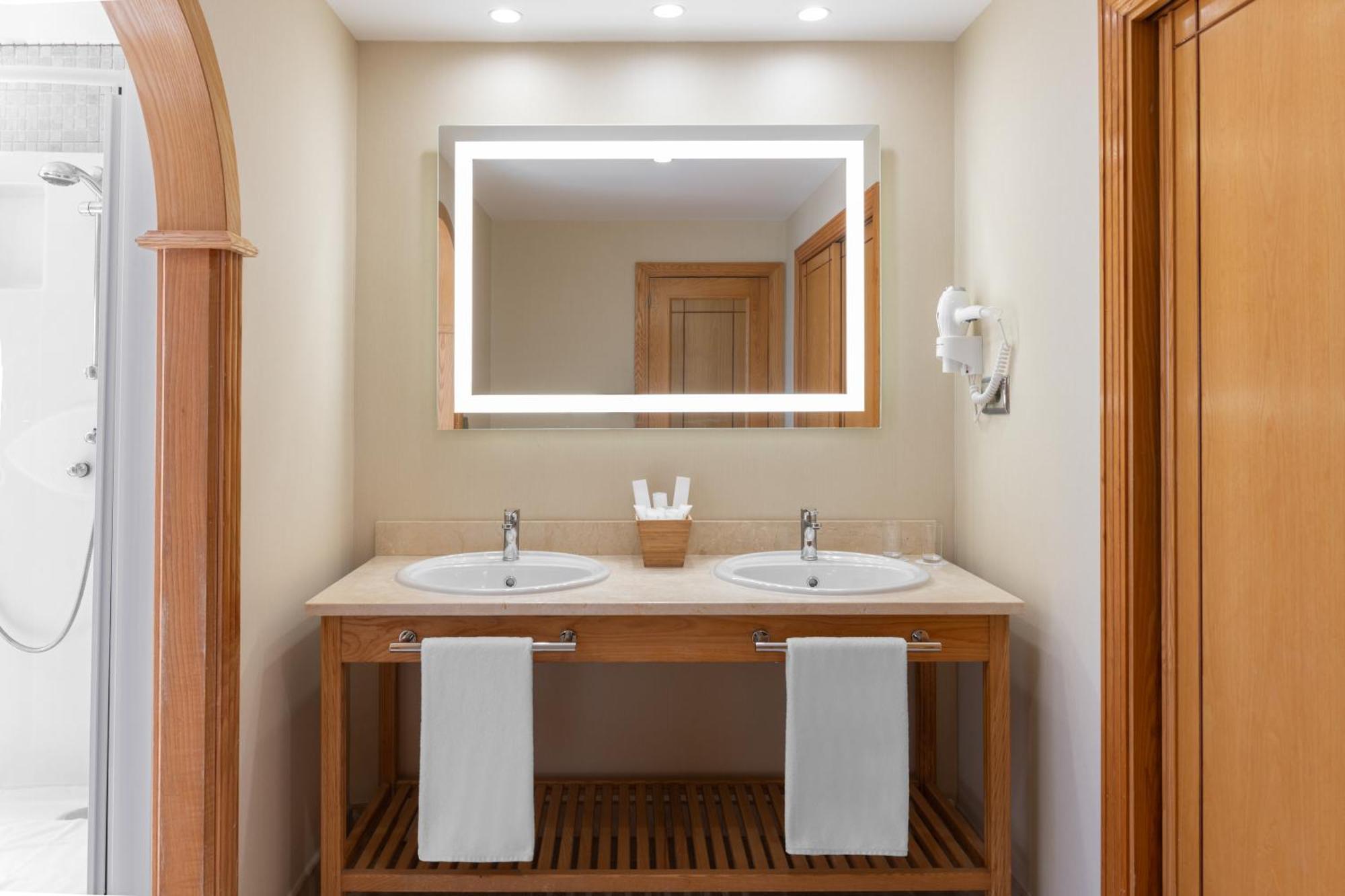 Suite Júnior com Vista Mar (1 Adulto)