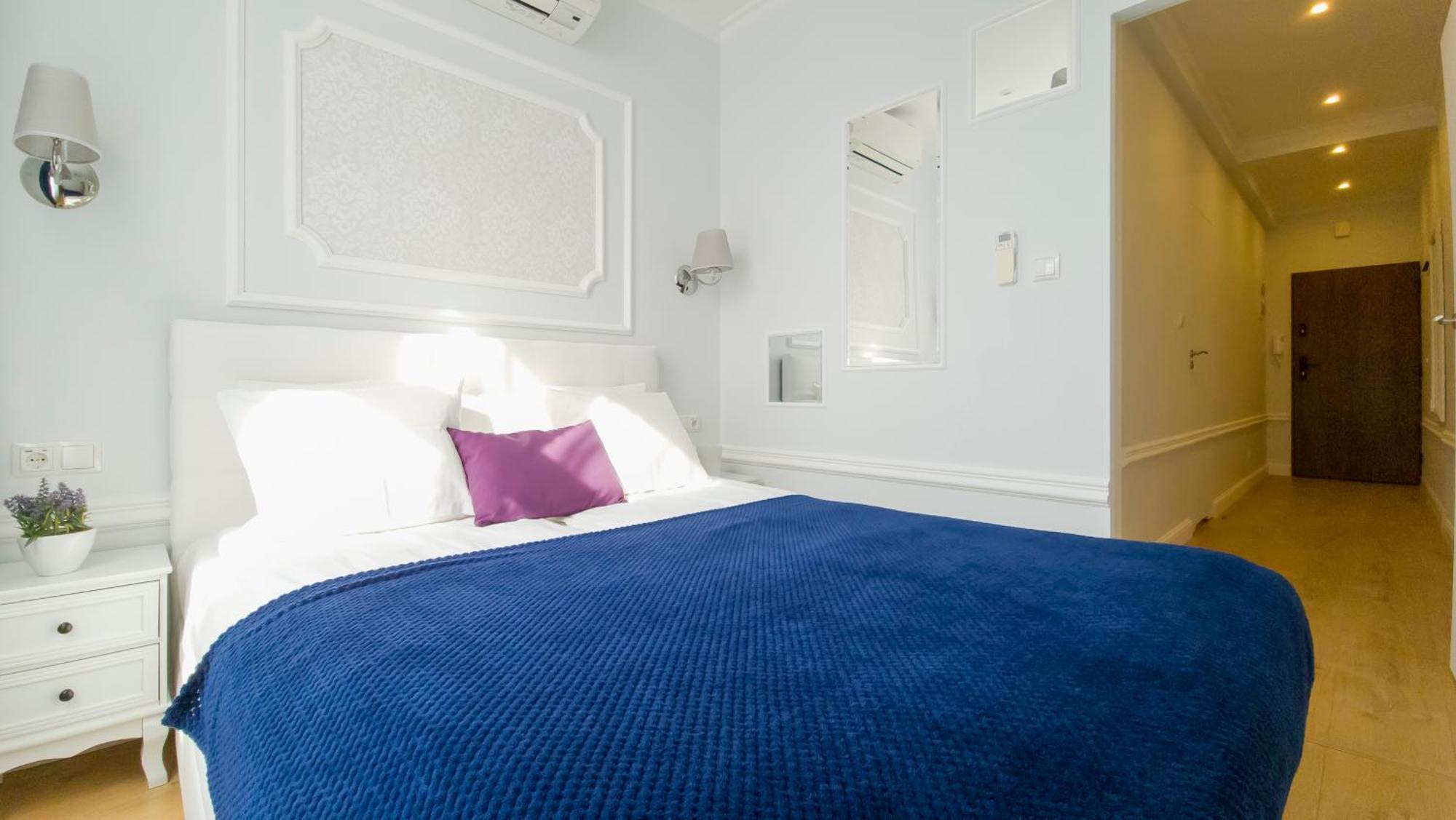 Superior One-Bedroom Apartment no. 4A, 3rd floor courtyard view