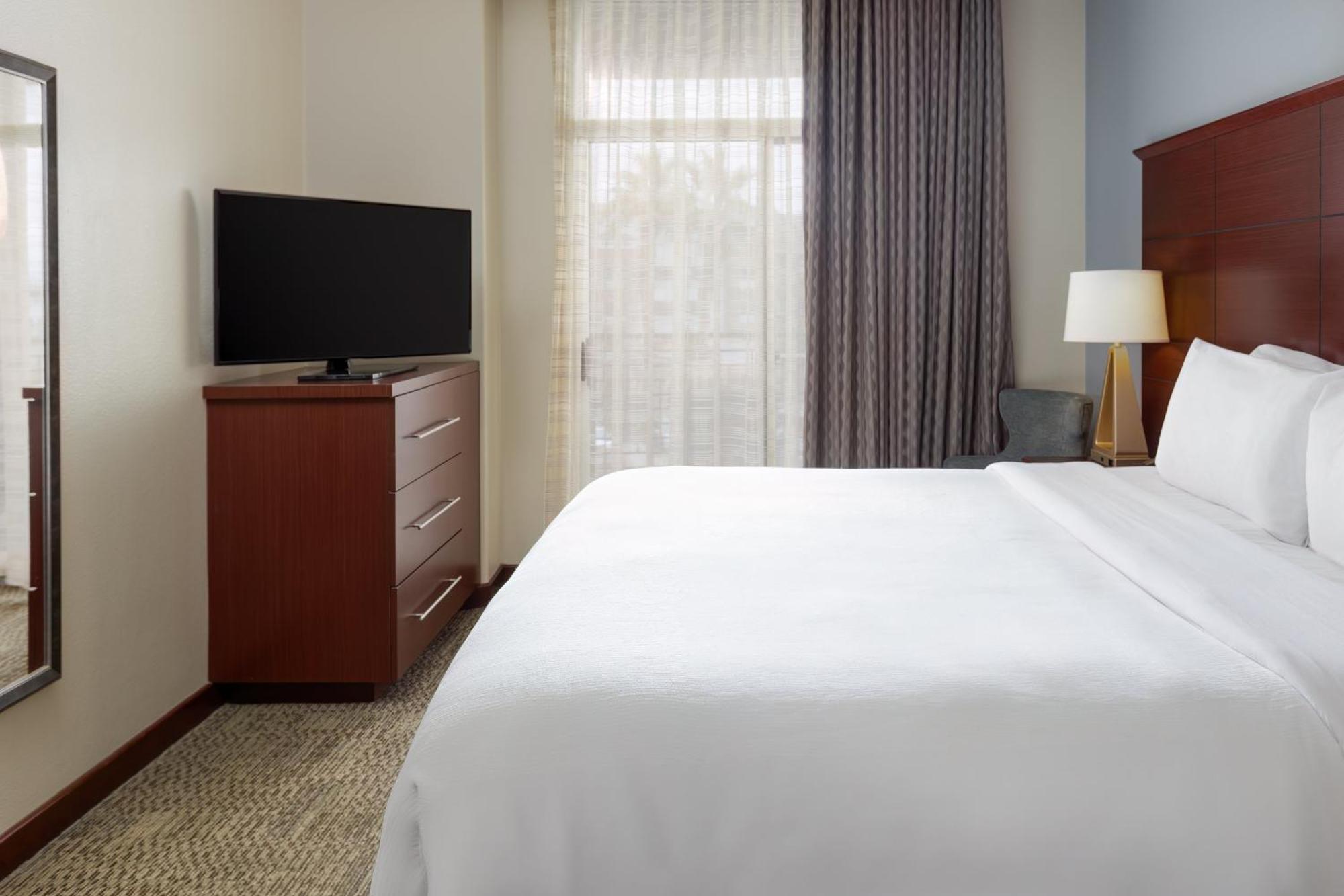 One-Bedroom King Suite Disability Access