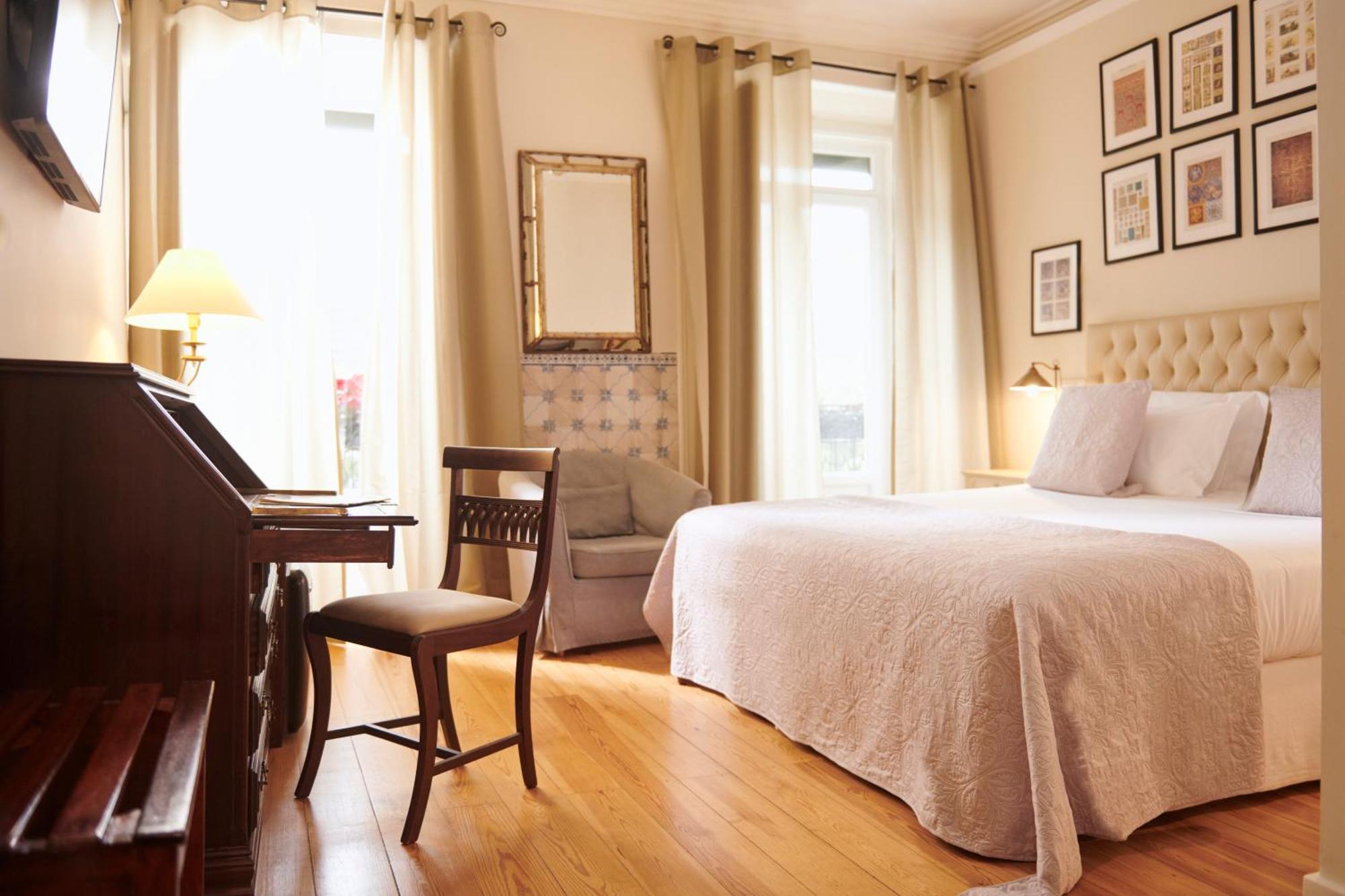 Superior Double or Twin Room Garden View