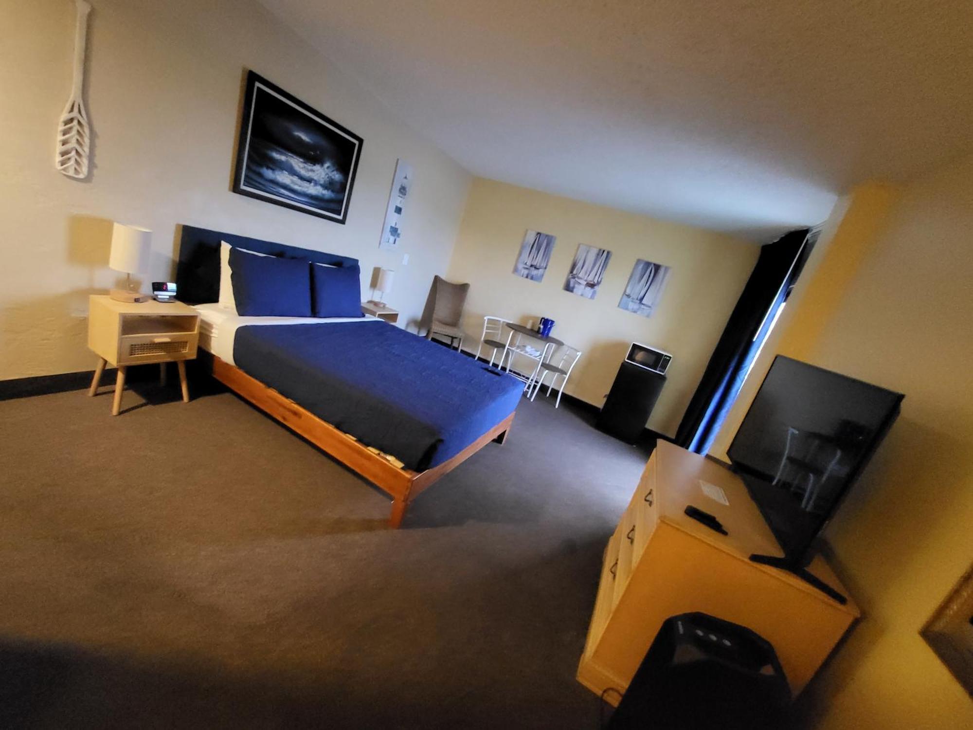 Queen Room,1532827408:JPEG