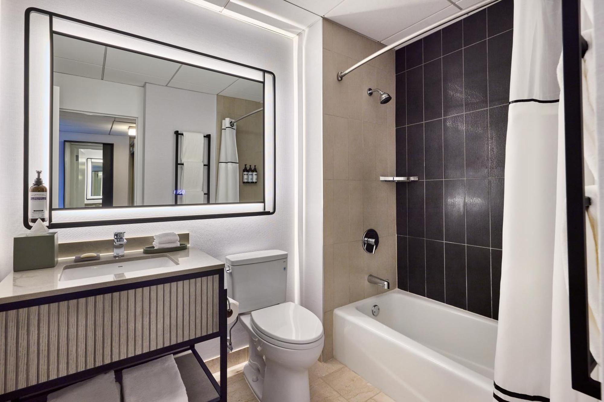 Queen Room with Two Queen Beds - High Floor