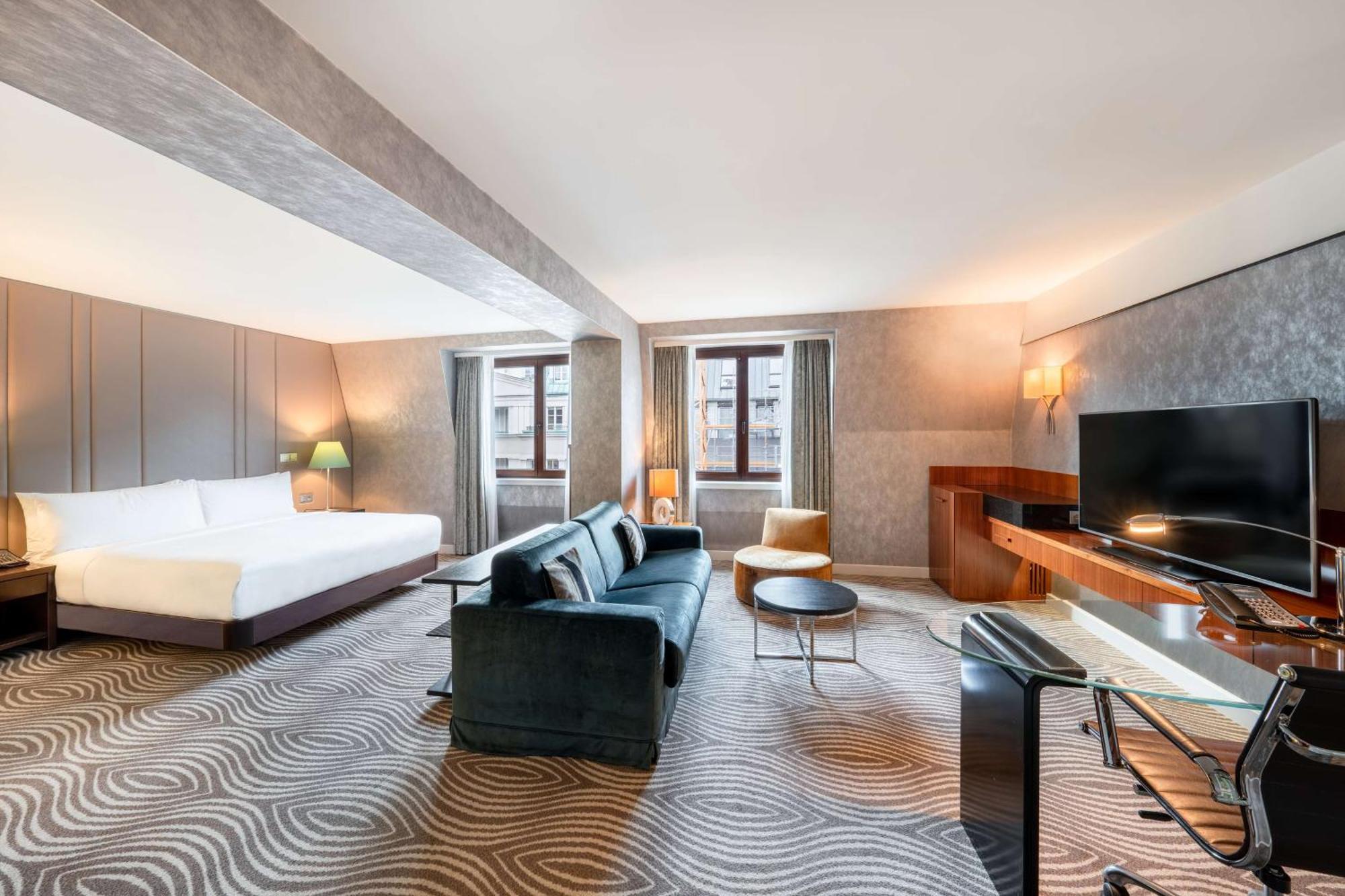 Deluxe King Room
