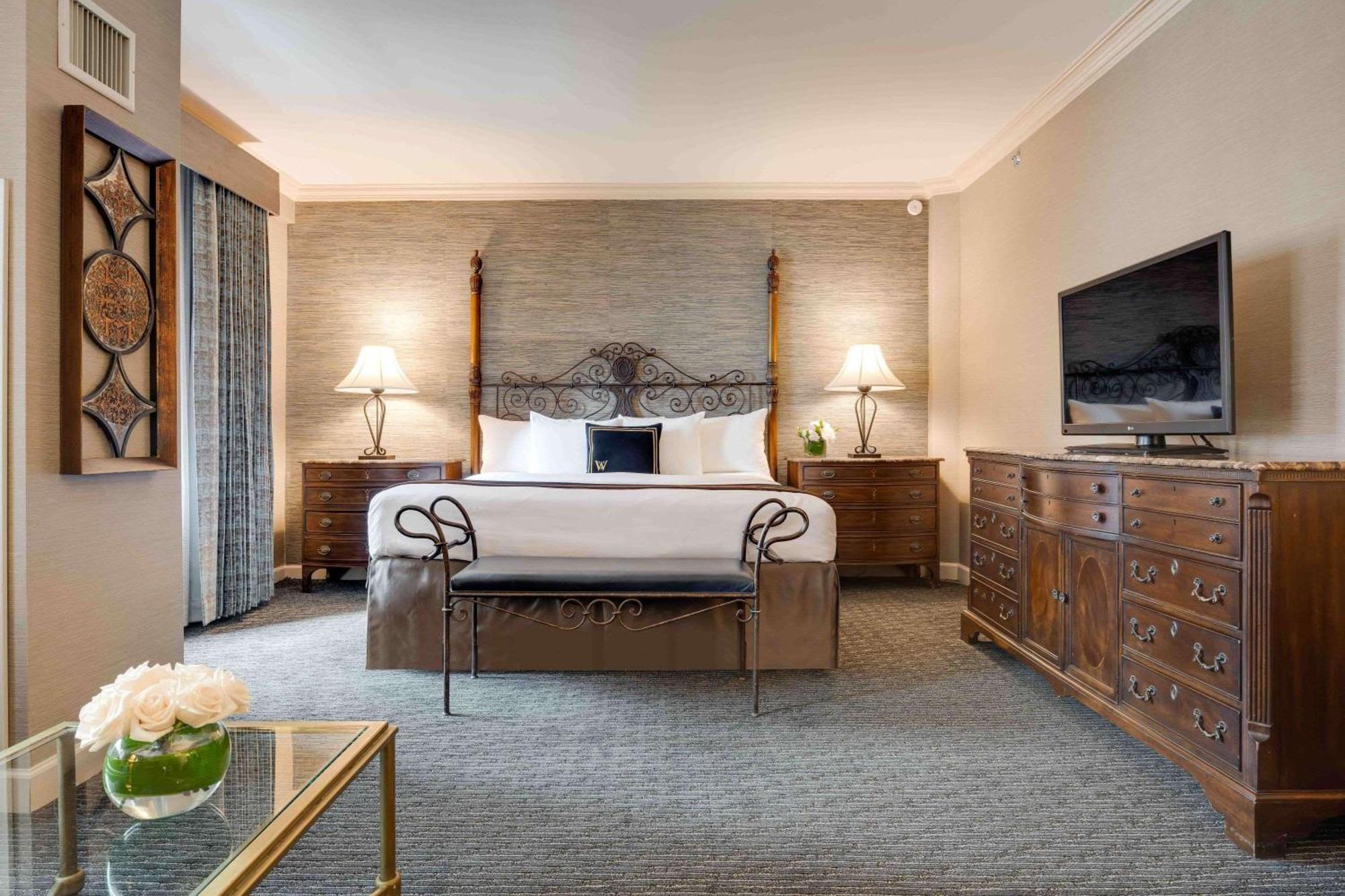 Suíte com Cama King-size e Sofá-cama - Não Fumantes