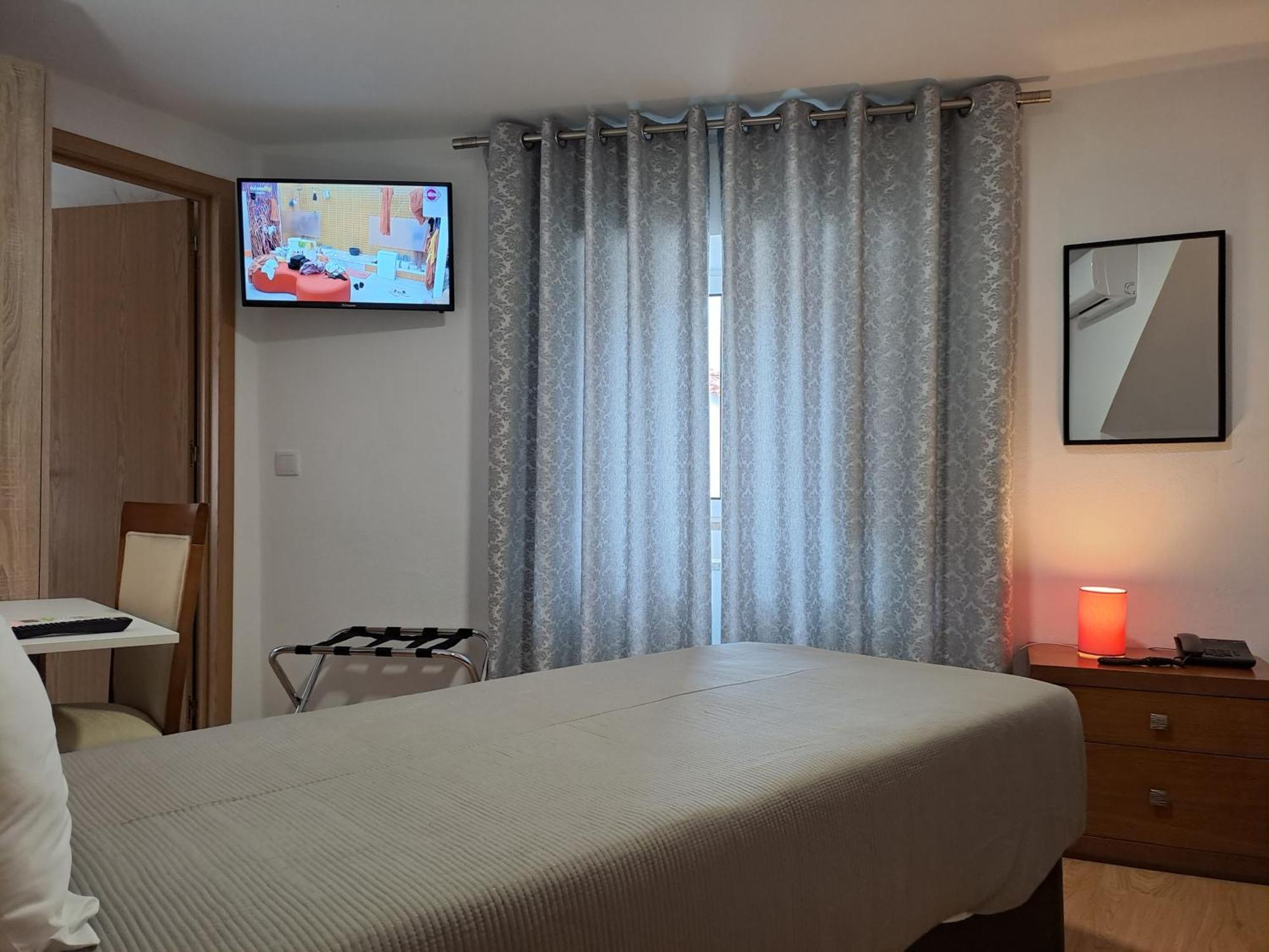 Quarto Twin com Casa de Banho Privativa