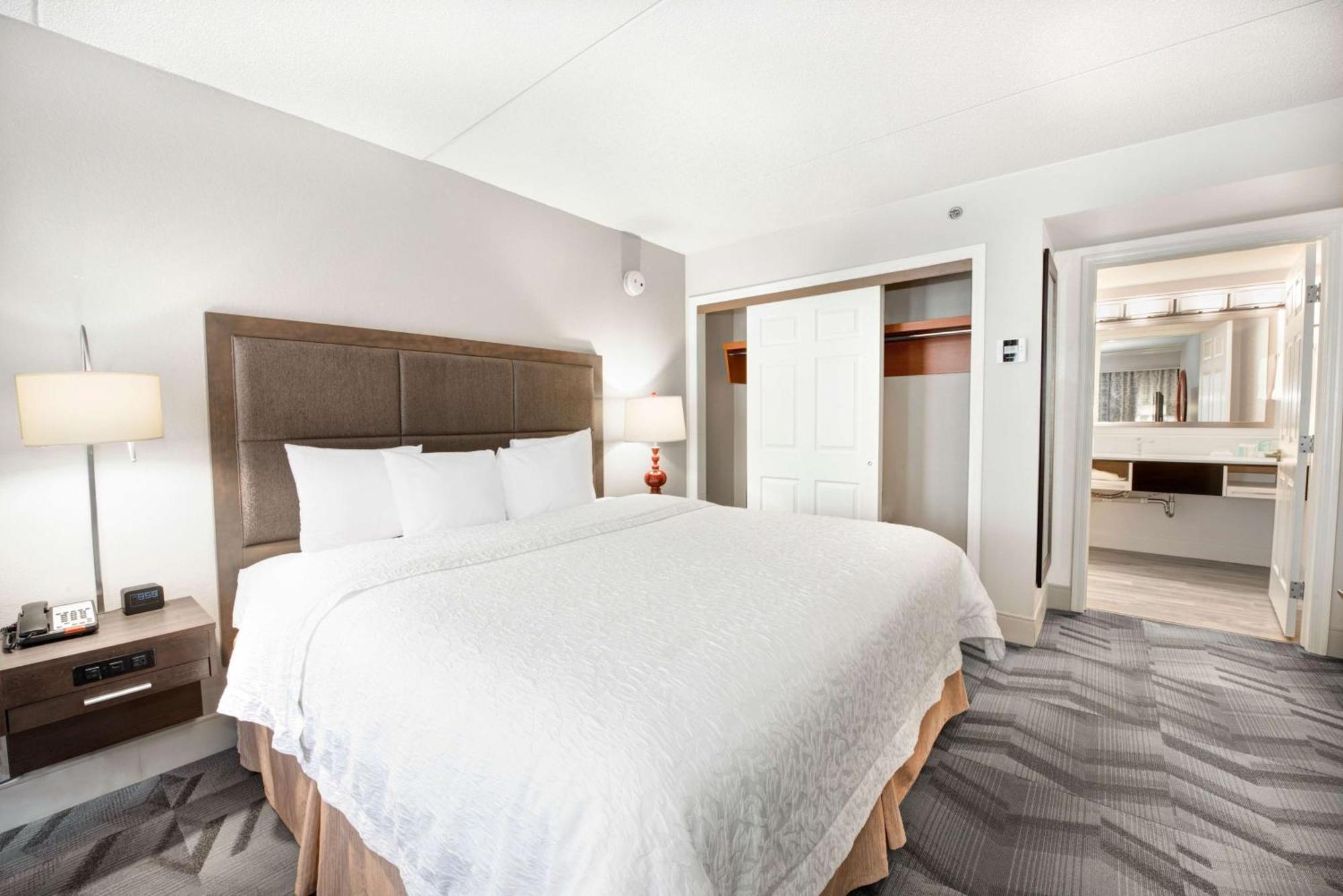 One-Bedroom King Suite with Kitchen - Non-Smoking,1544959171:JPEG