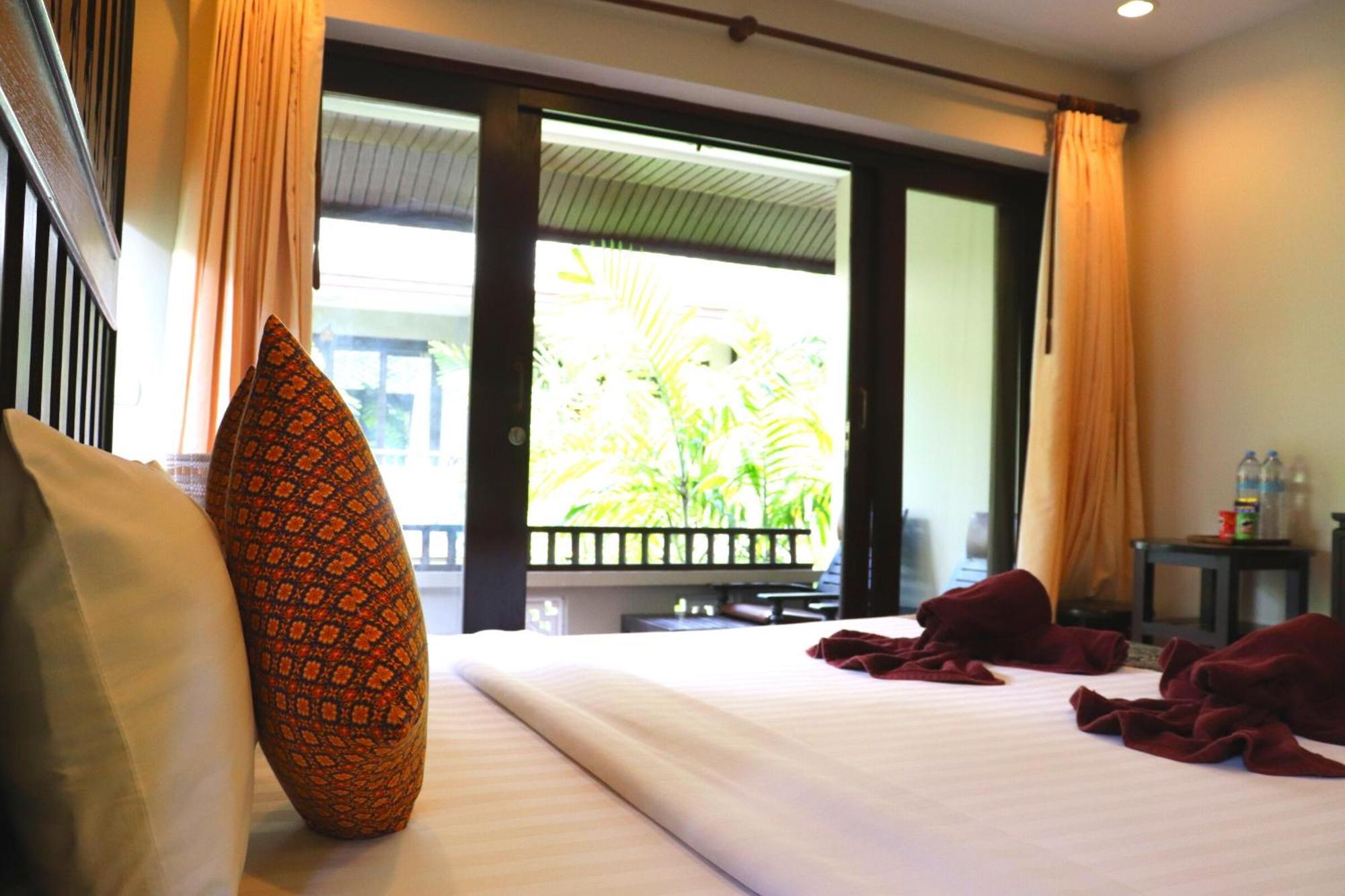 Superior Zimmer mit Kingsize-Bett und Gartenblick