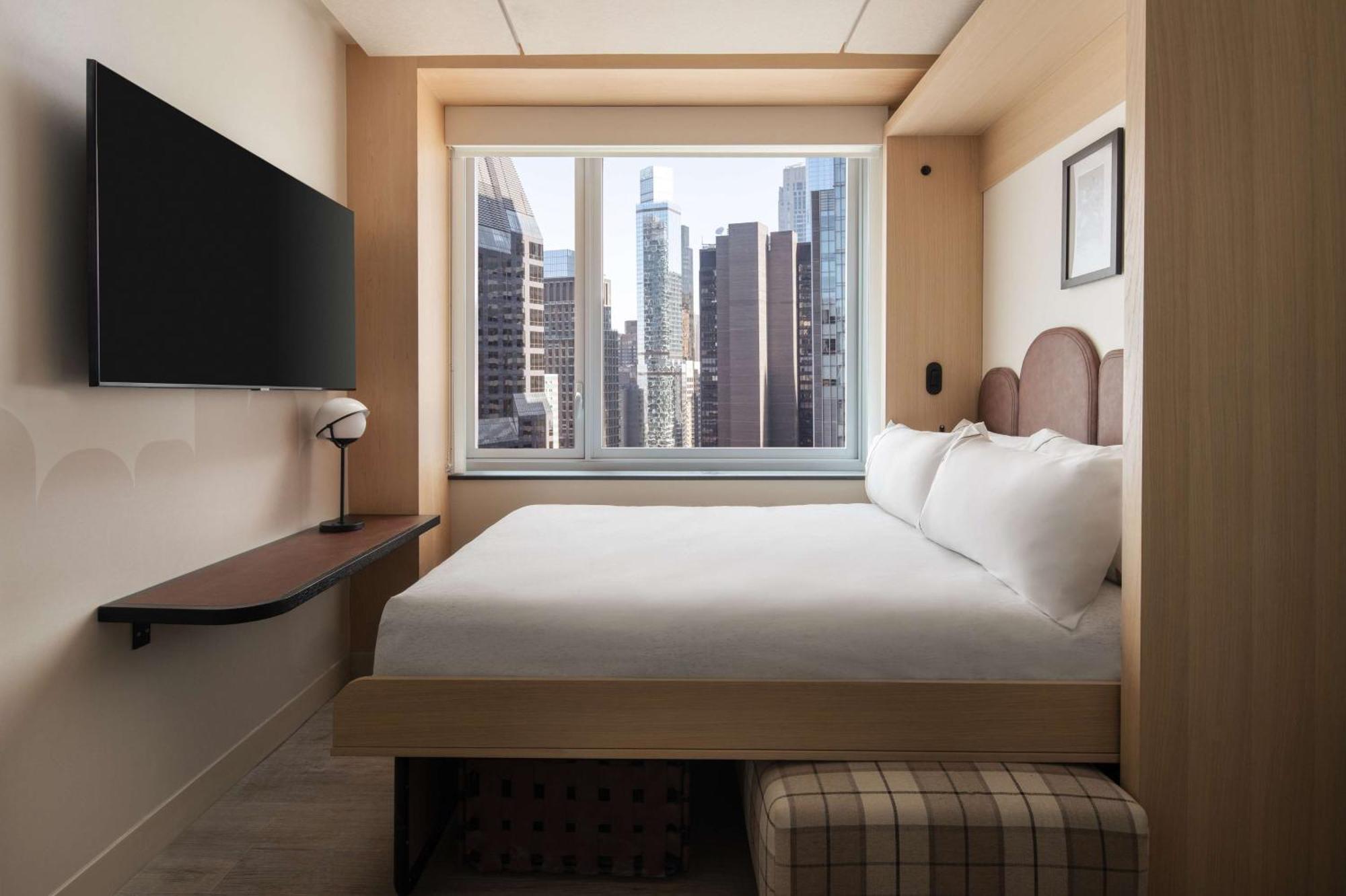 Queen Room City View Wall Bed