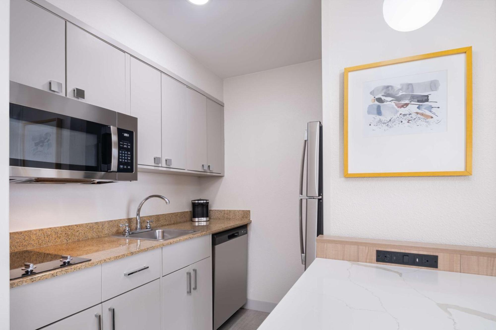 One-Bedroom King Suite - Non-Smoking,1548879652:JPEG