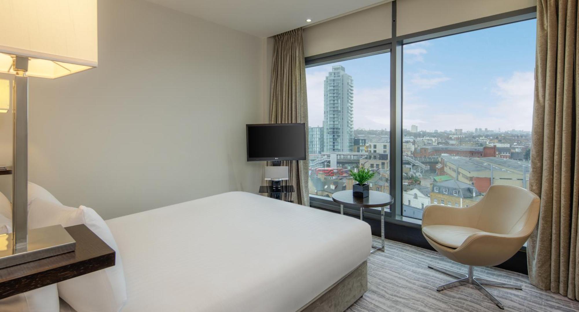 Deluxe Queen Room