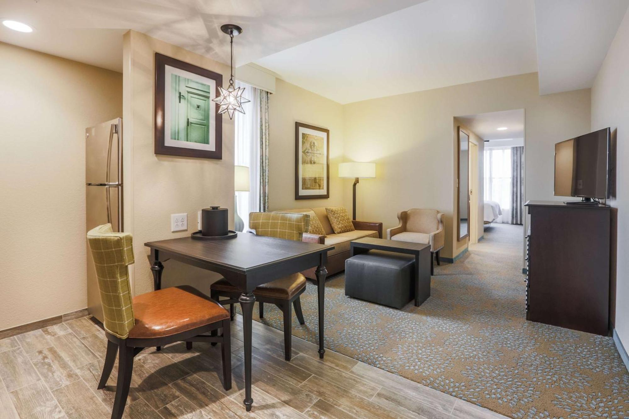 Studio Suite Two Queen Beds Hearing Access or Non-Smoking