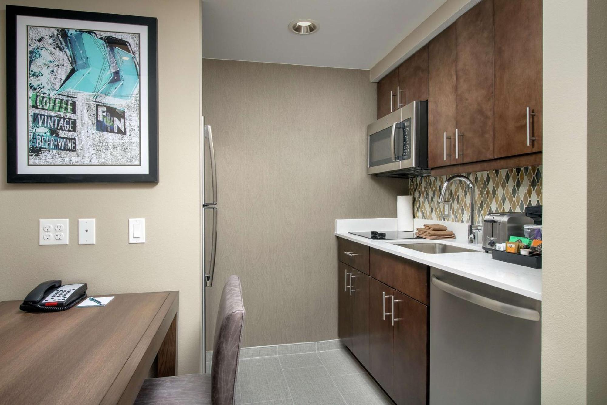 One-Bedroom King Suite Non-Smoking