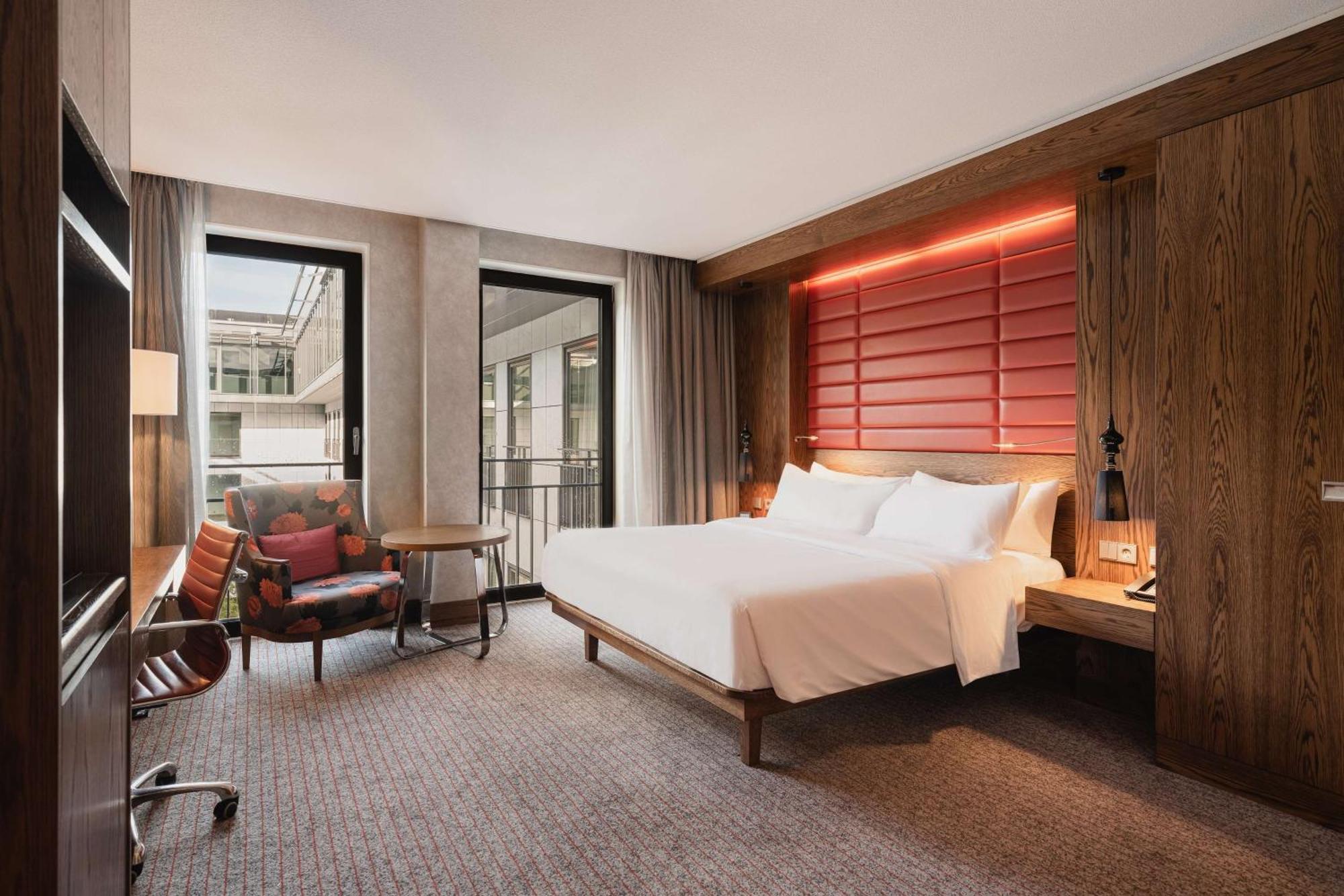 Executive King Room Lounge Access