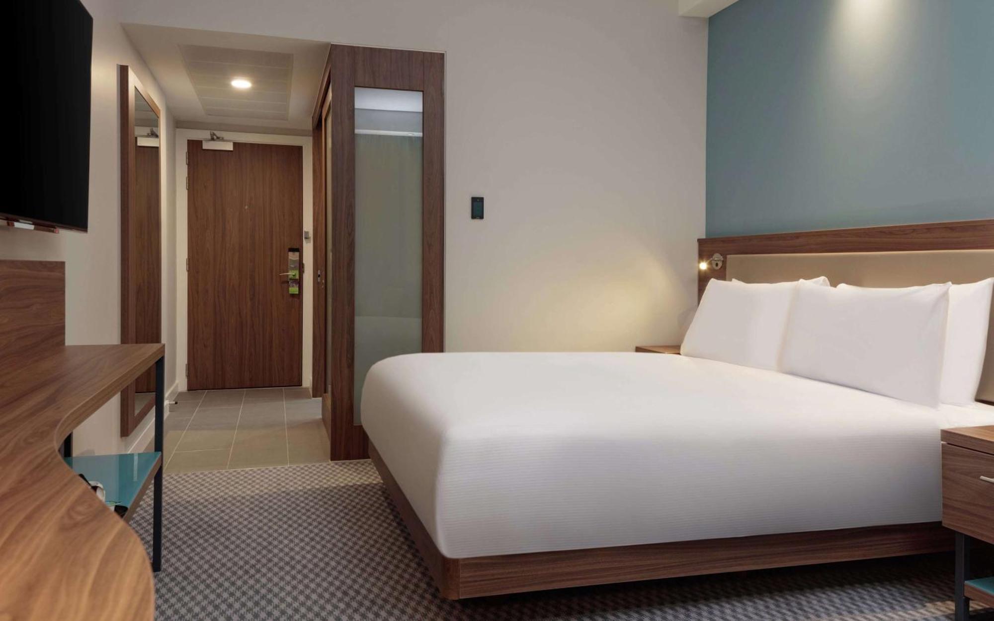 Queen Room UK King Bed