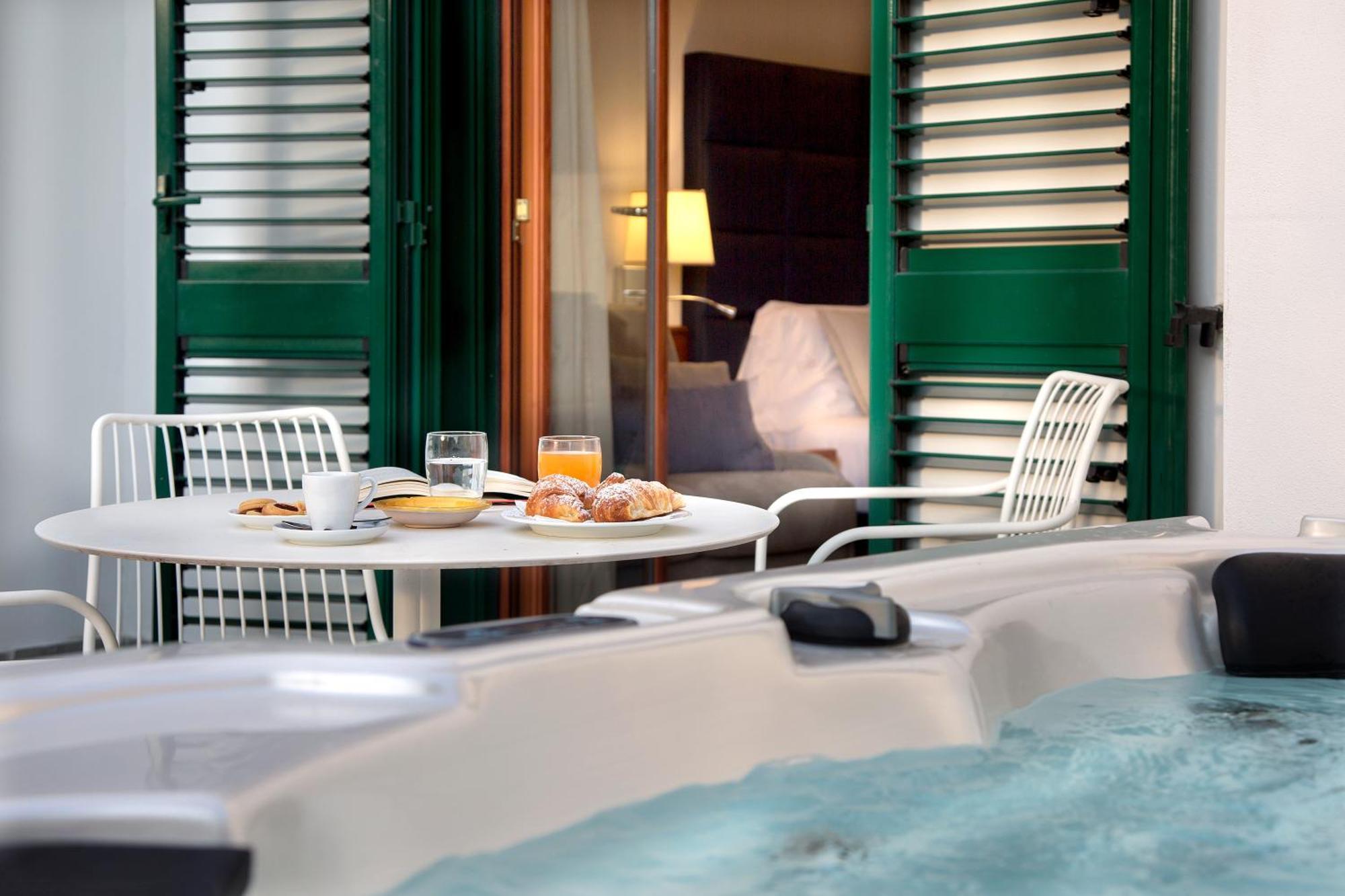 Deluxe Double or Twin Room with Spa Bath