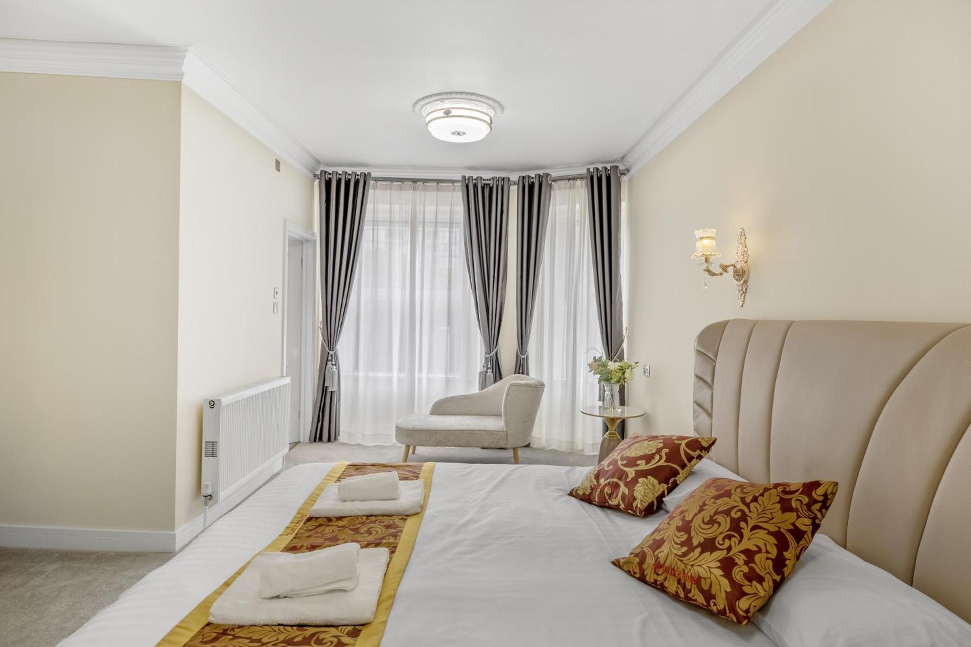 Superior King Room