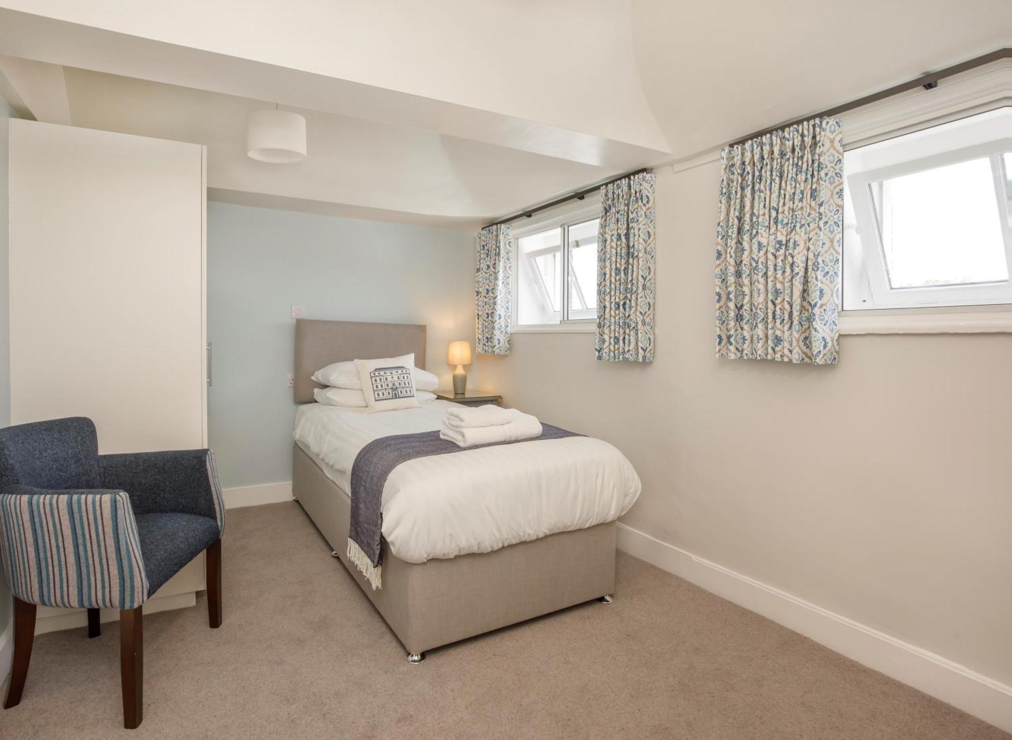 Deluxe Single Room