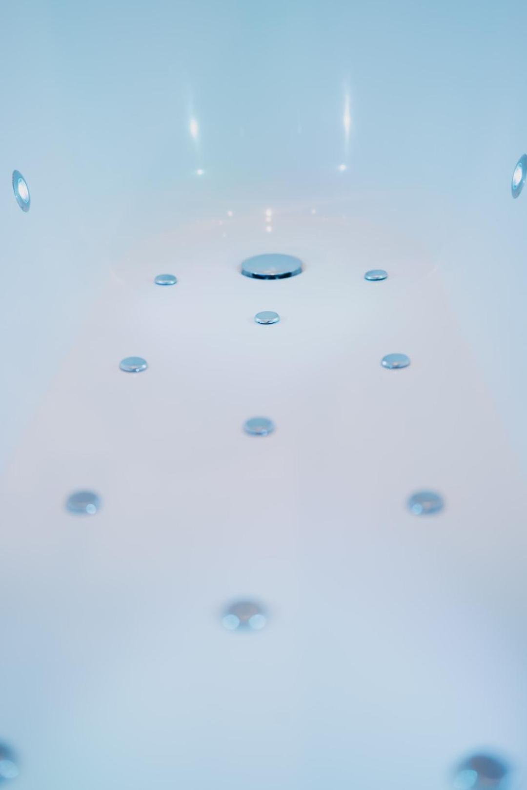 Wonderful Room Spa Bath