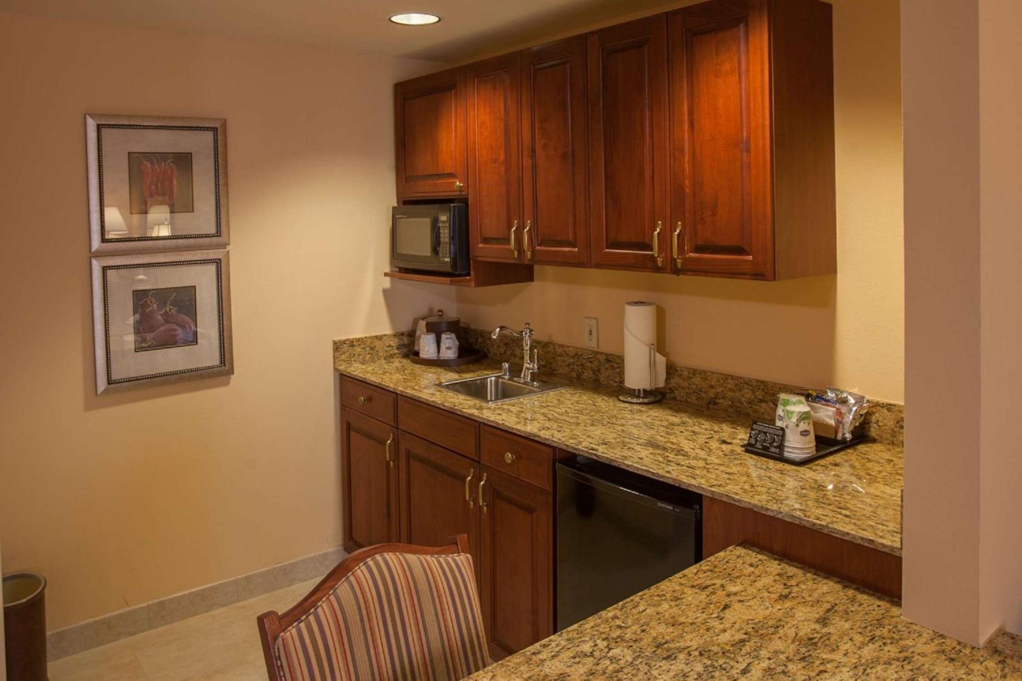 One-Bedroom King Suite Whirlpool Non-Smoking
