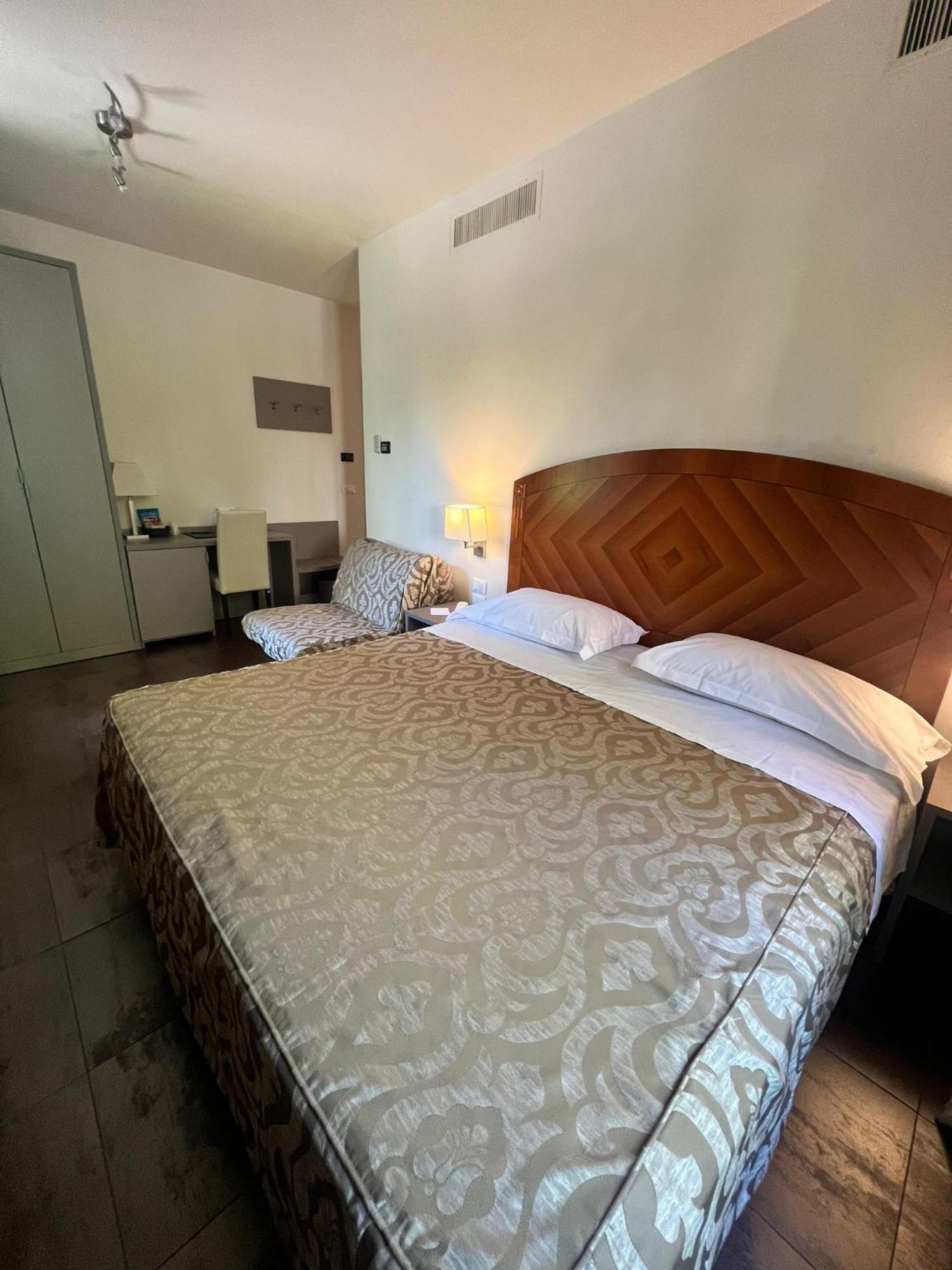 Triple Room,1558542778:JPEG