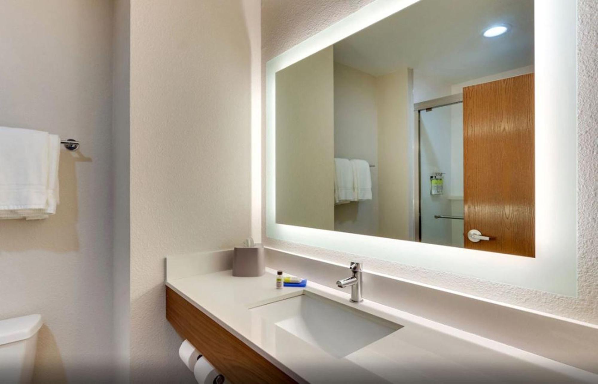 Two Single Beds Suite