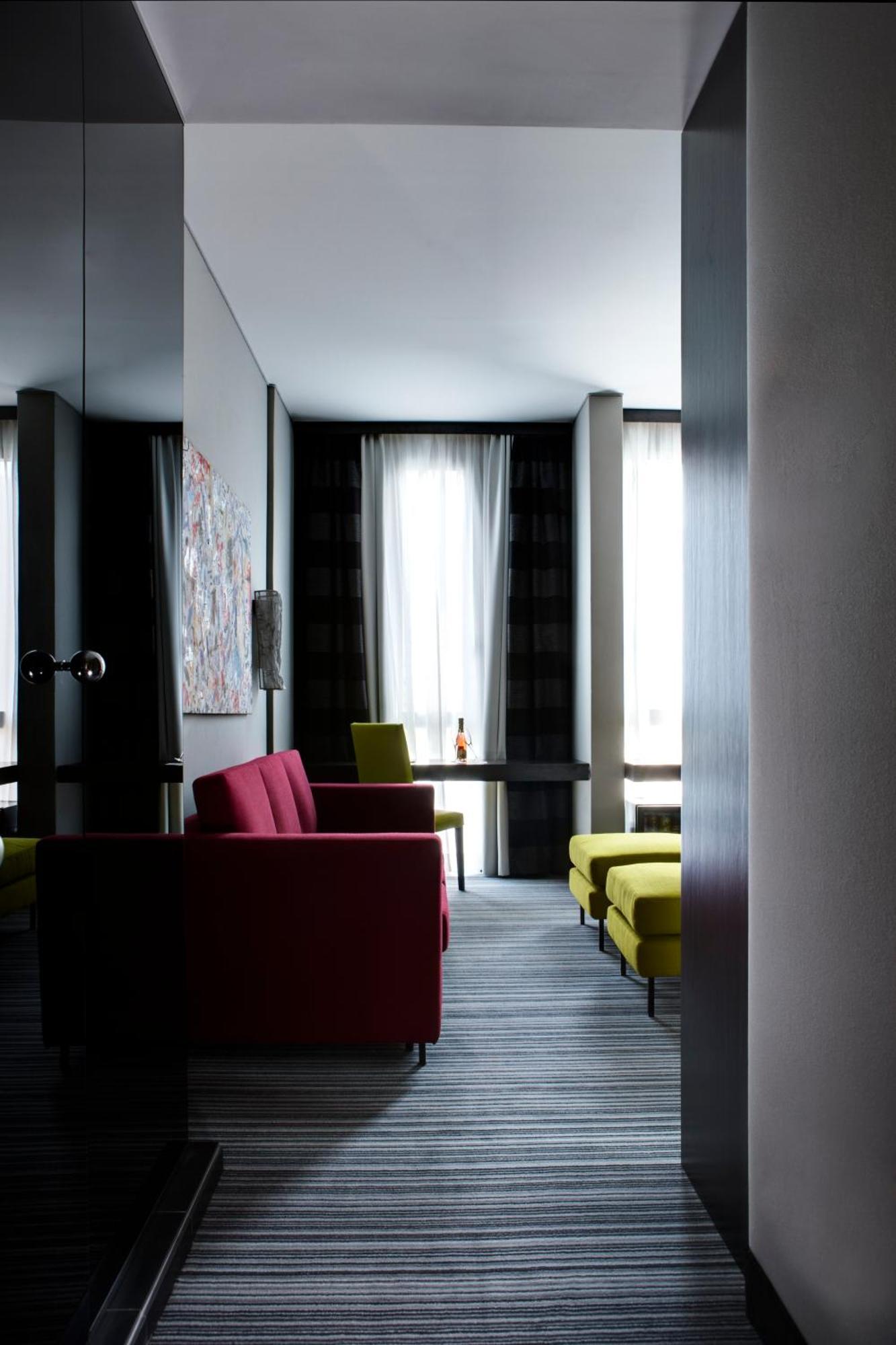 Family Room,1498569124:JPEG