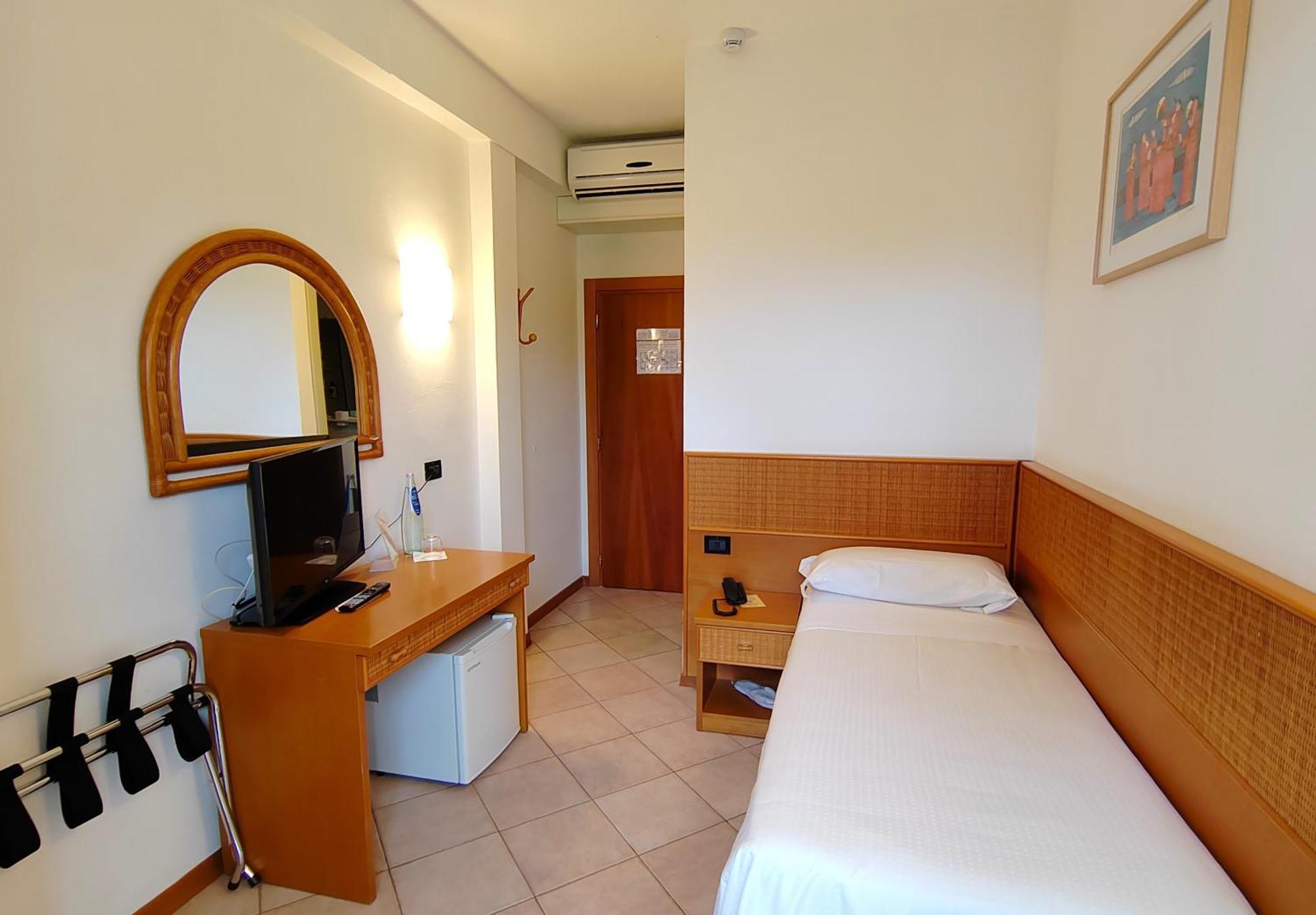 Single Room Mountain View Balcony