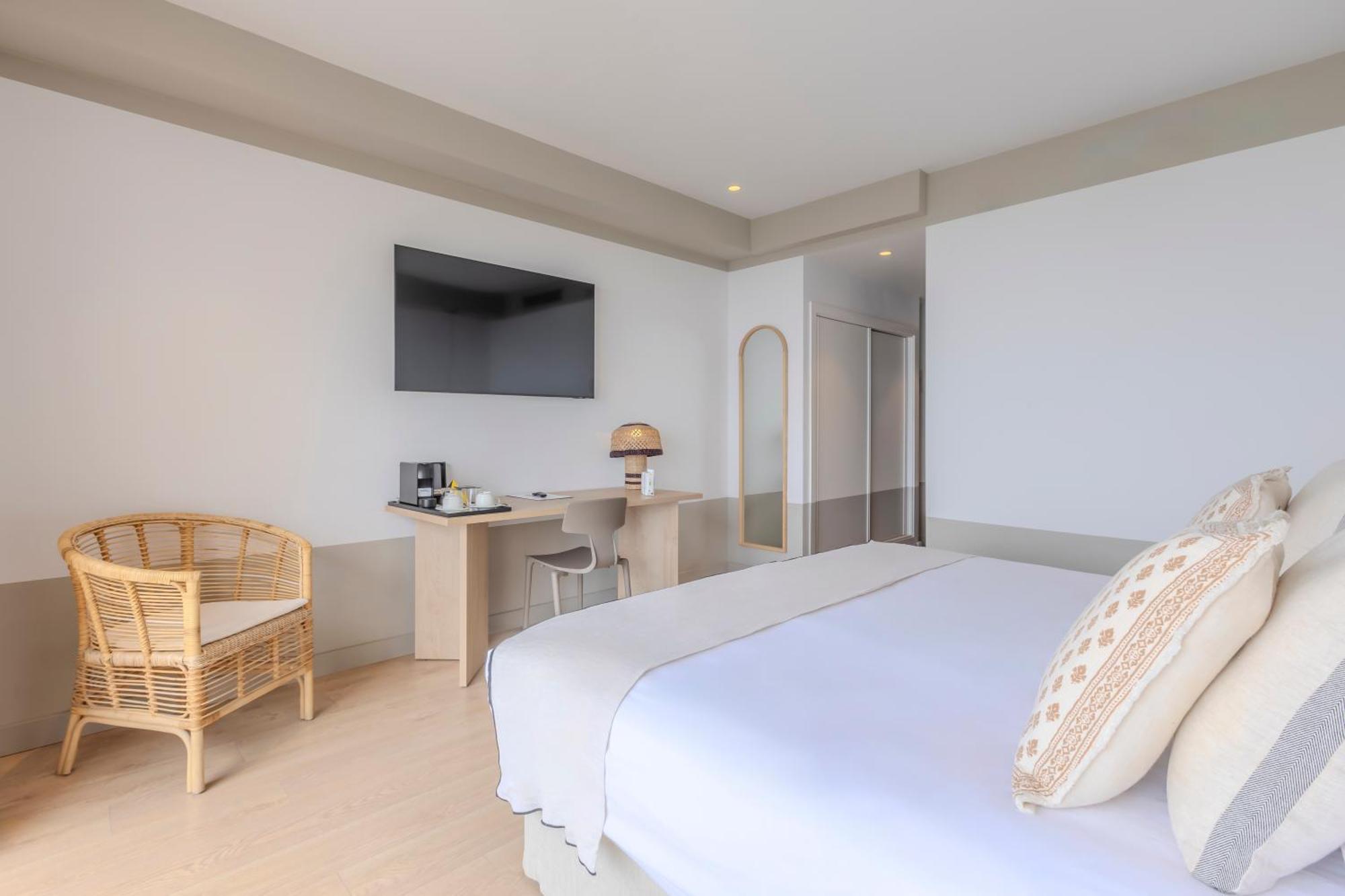 Superior Double or Twin Room Sea View