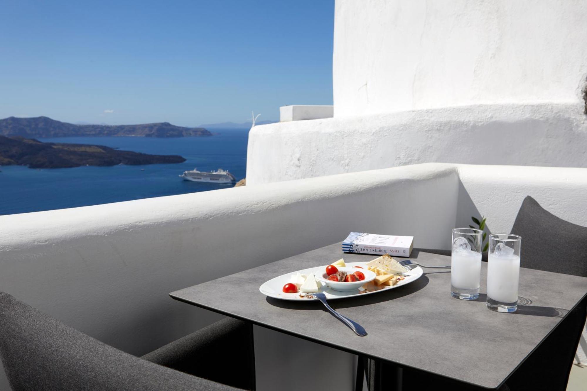 Grand Suite Caldera View