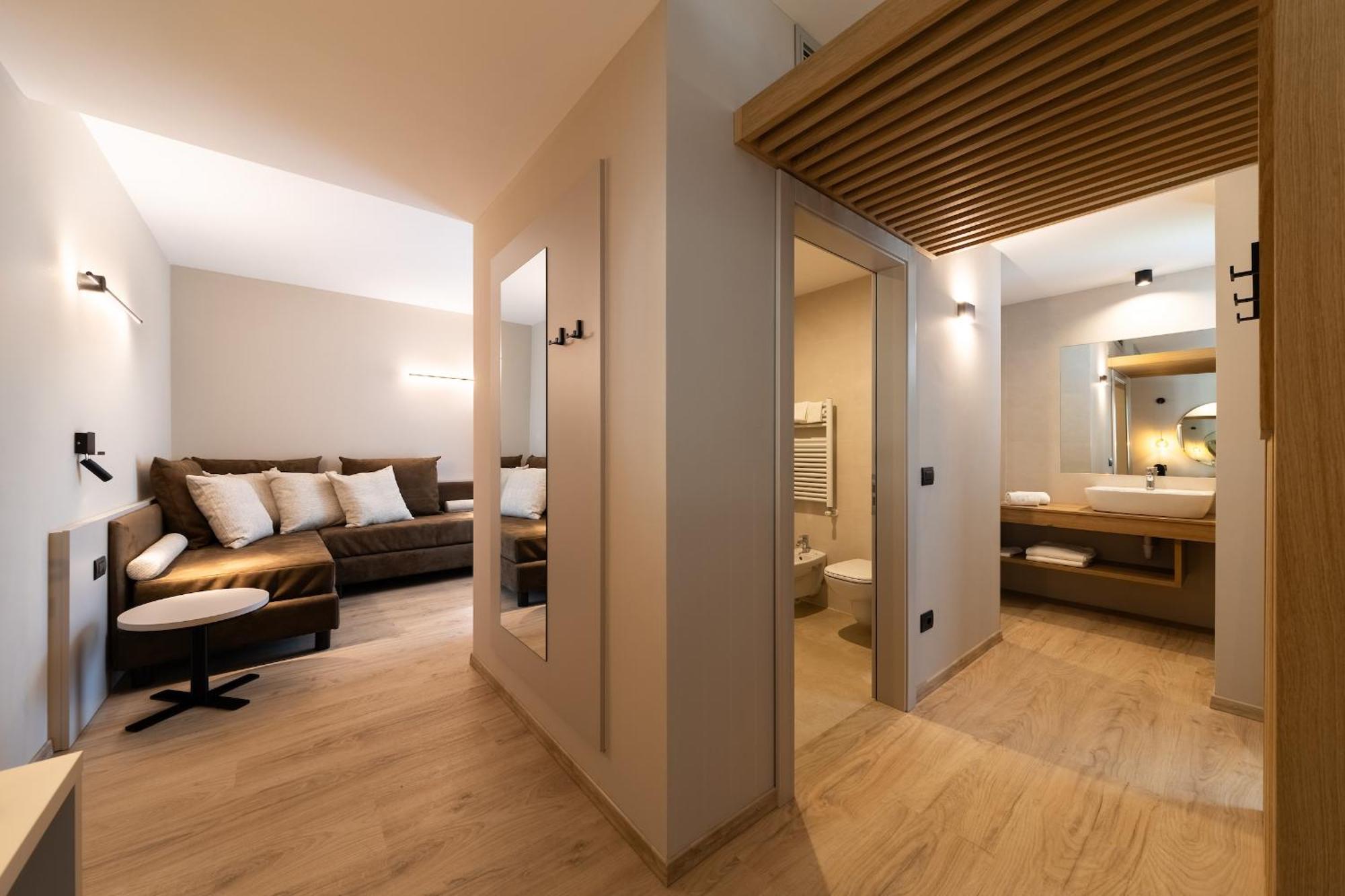 Deluxe Family Room