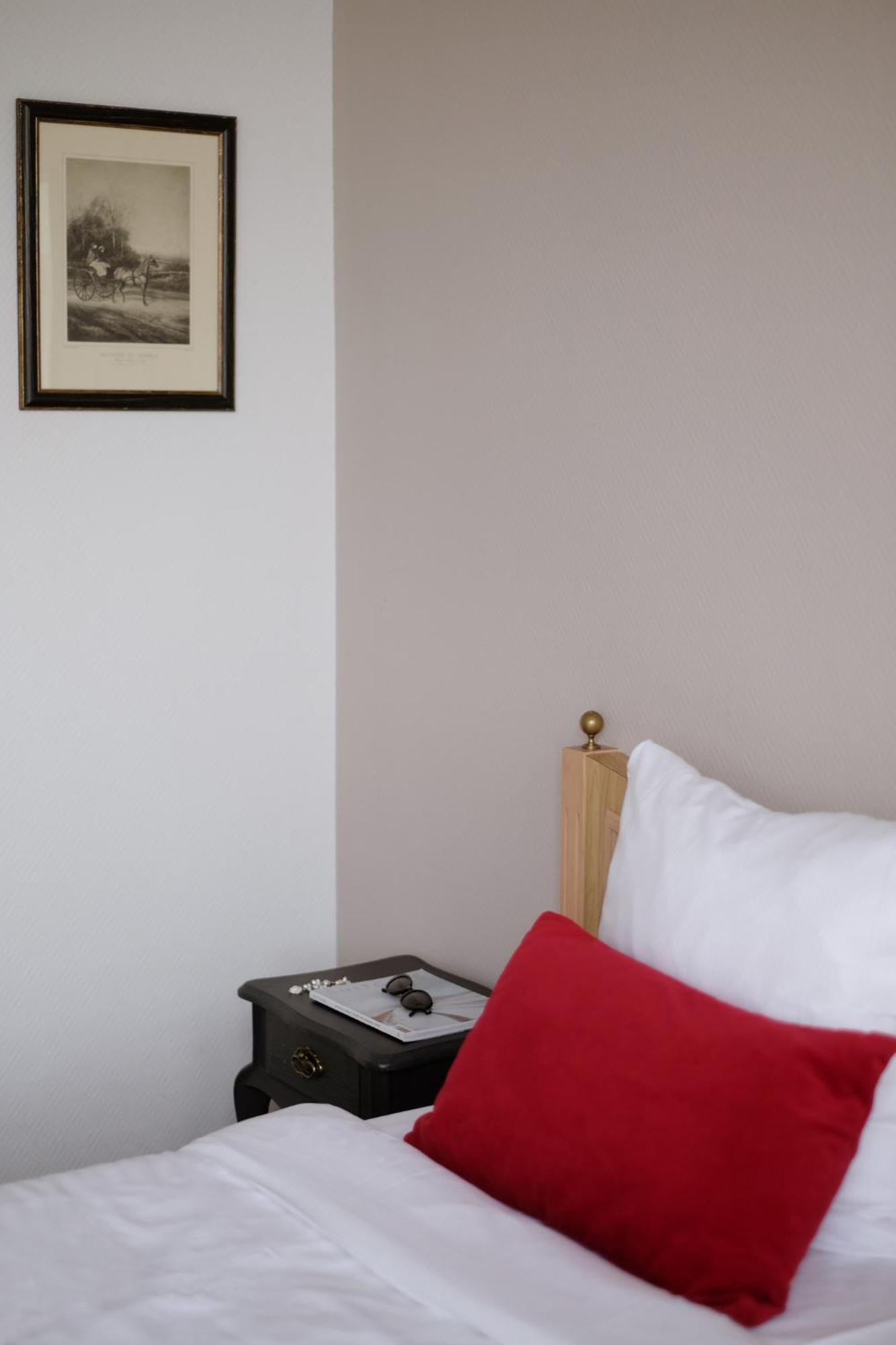 Economy Twin Room