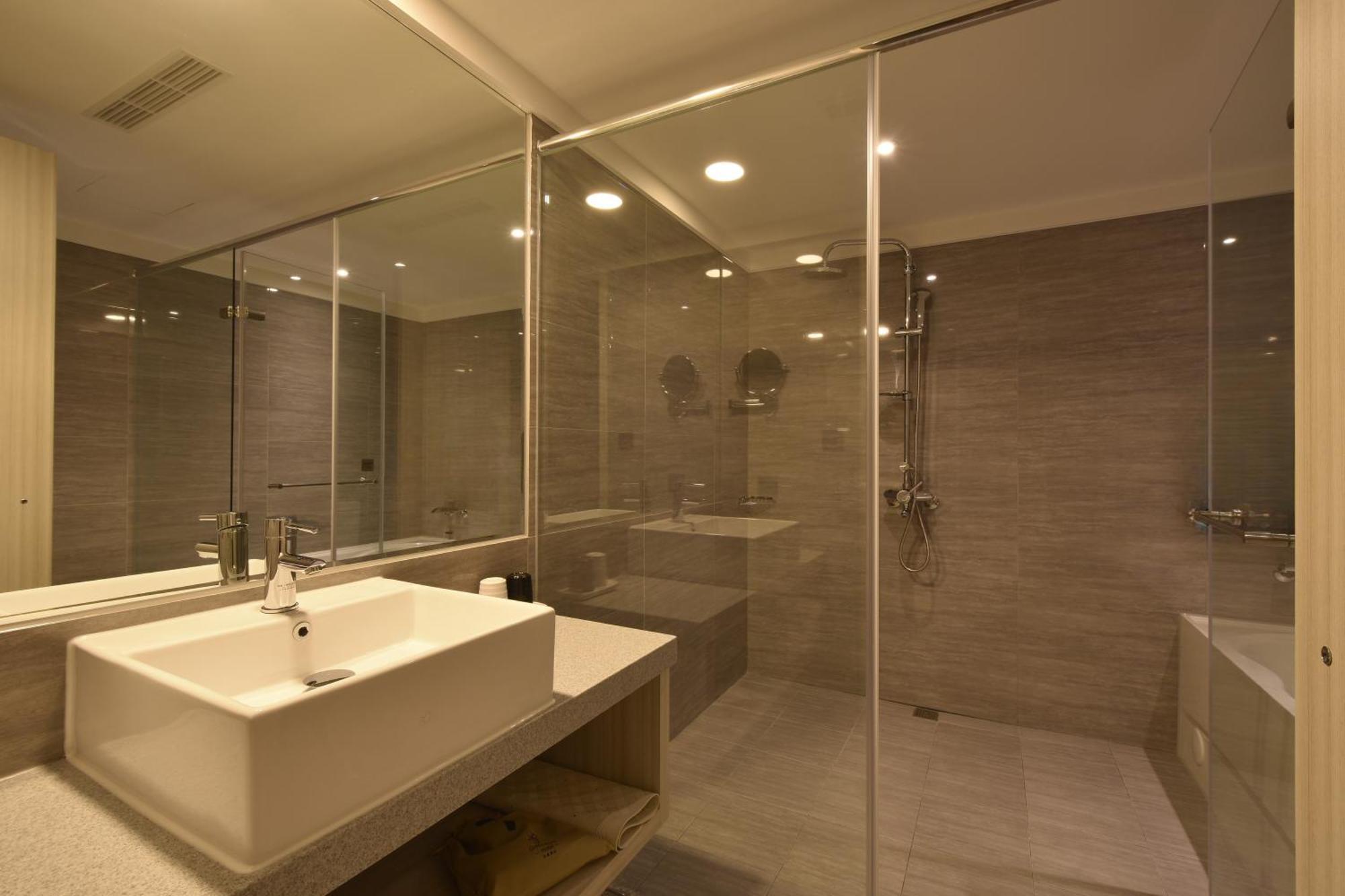 Standard Twin Room no window