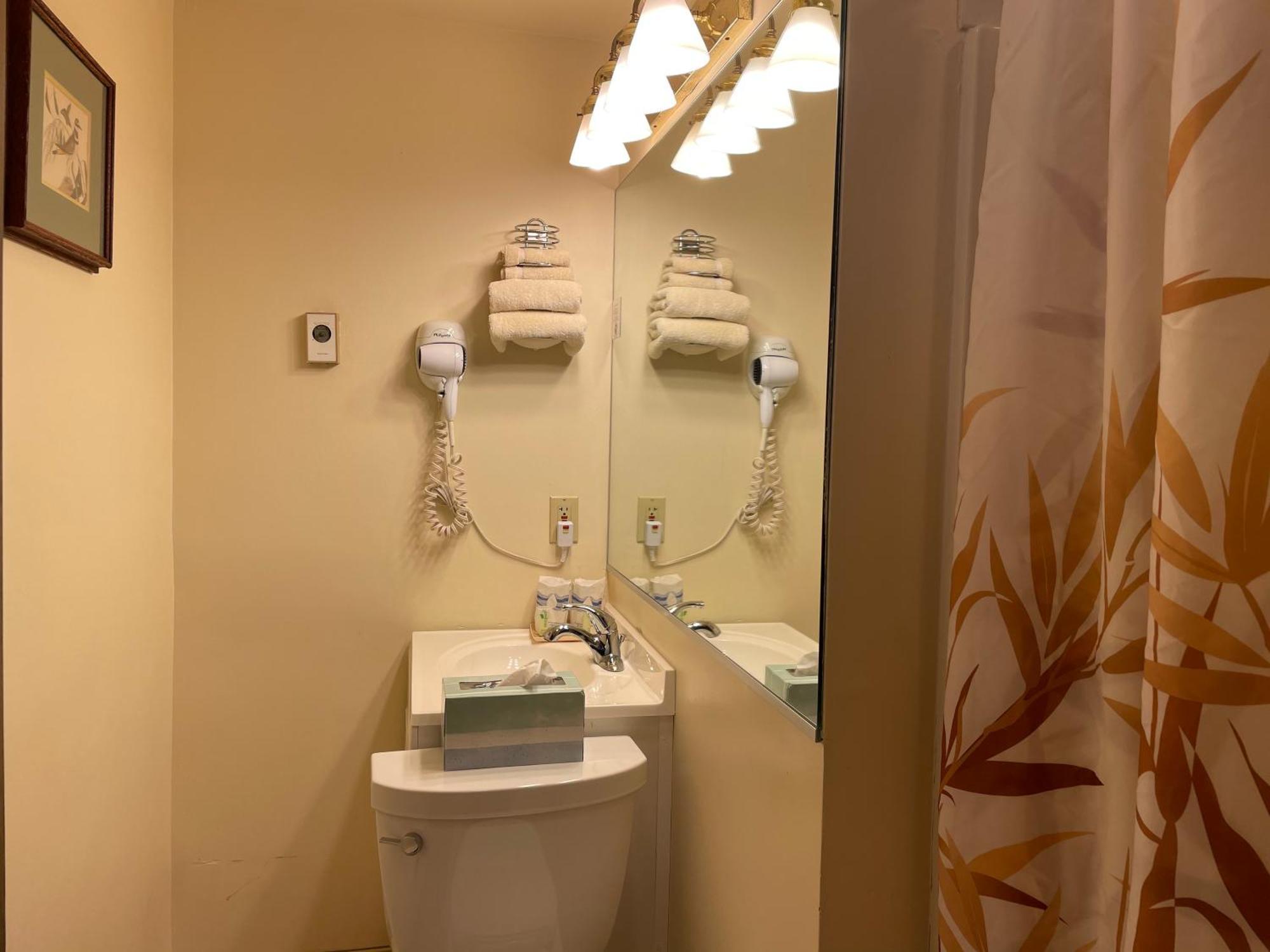 Economy Double Room Private Bathroom