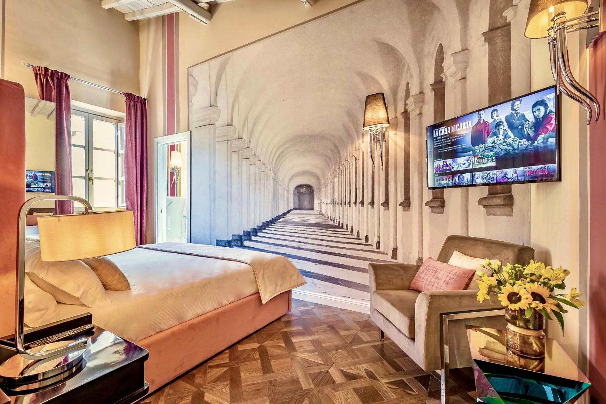 Superior King Room Cathedral View