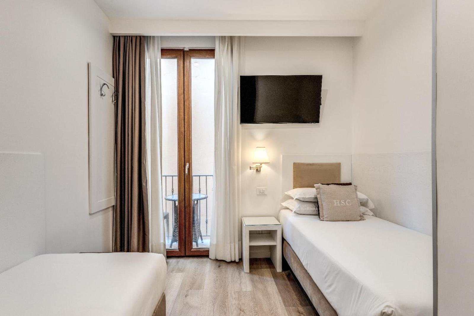 Quarto Econômico com 2 Camas de Solteiro